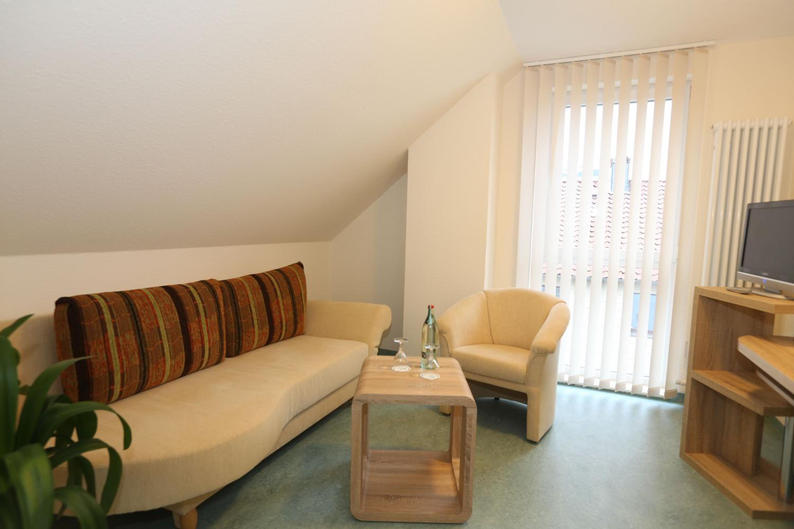 Family Room (2 Adults + 2 Children)