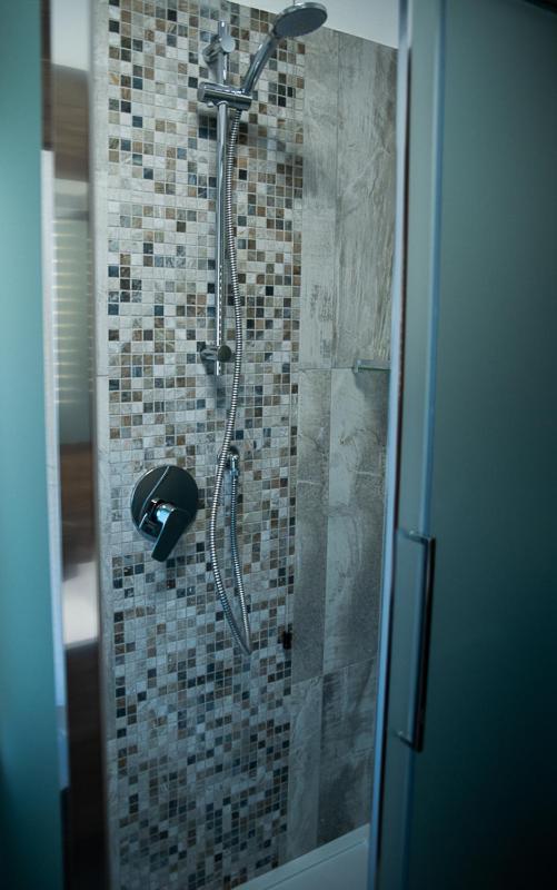 Quadruple Room - Photo 8