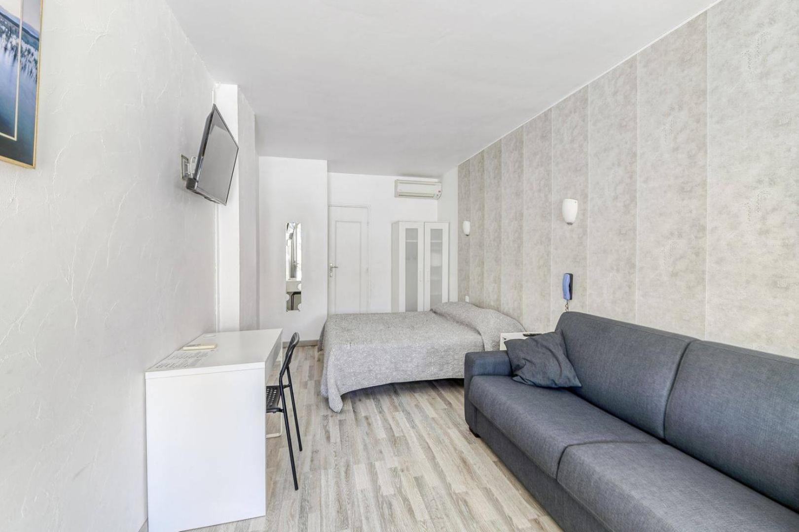 Double Room with Terrace - Photo 1