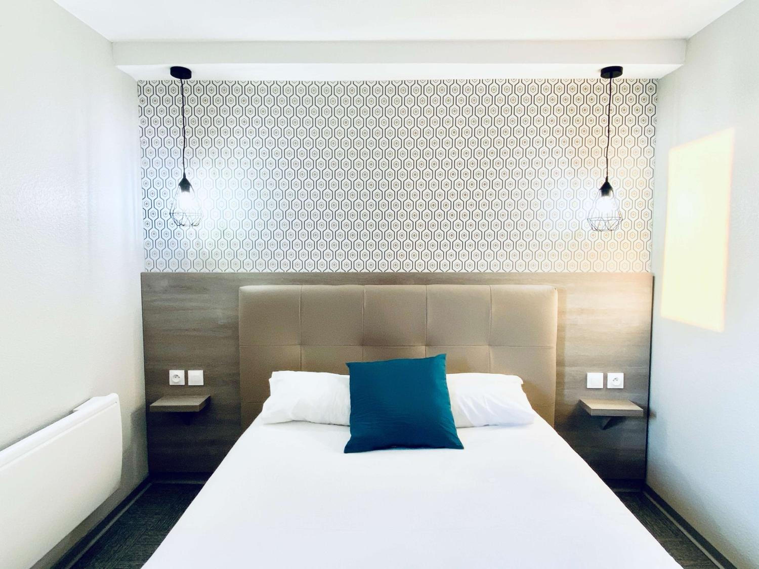 Standard Queen Room - Photo 1