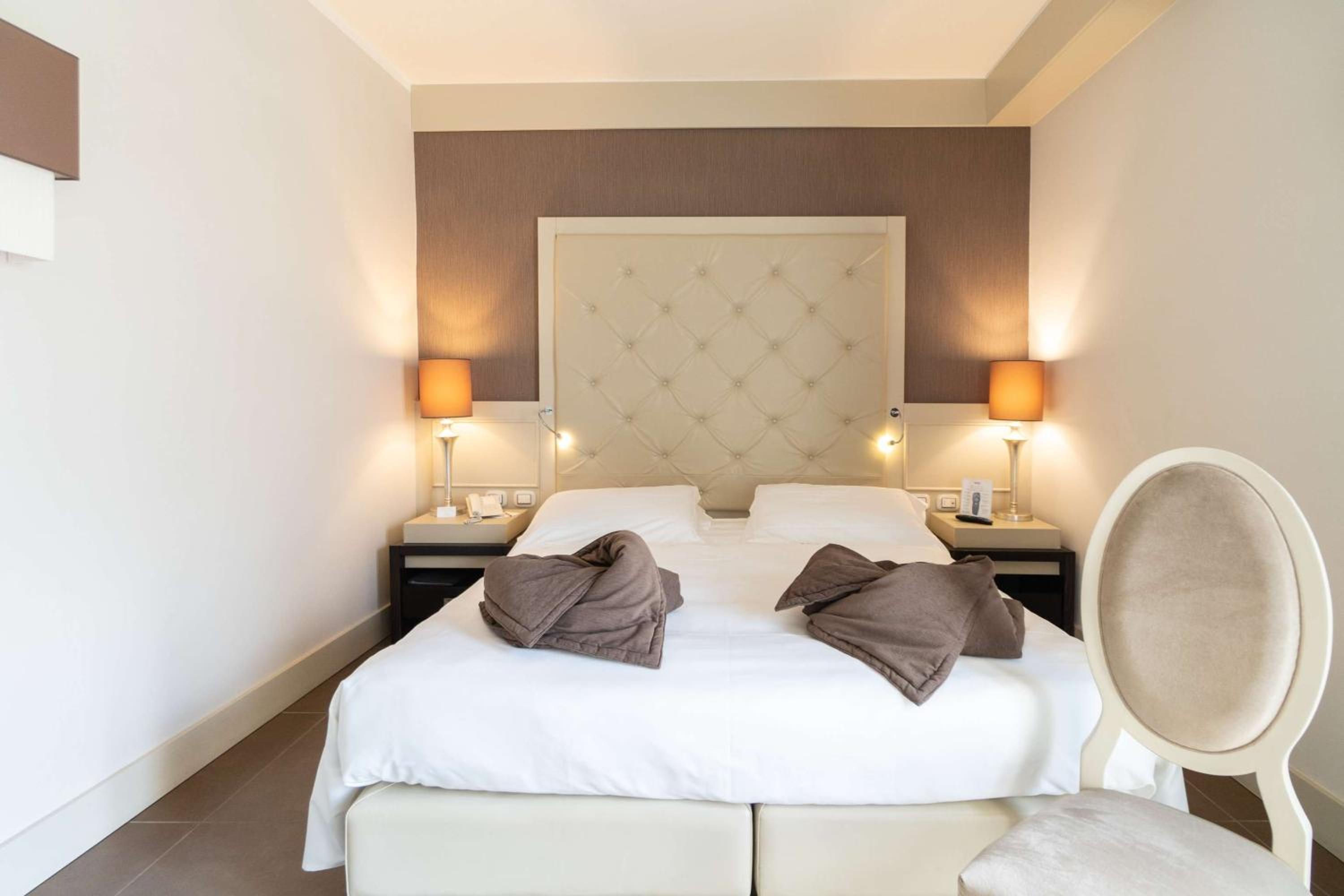King Room with Balcony photo 3