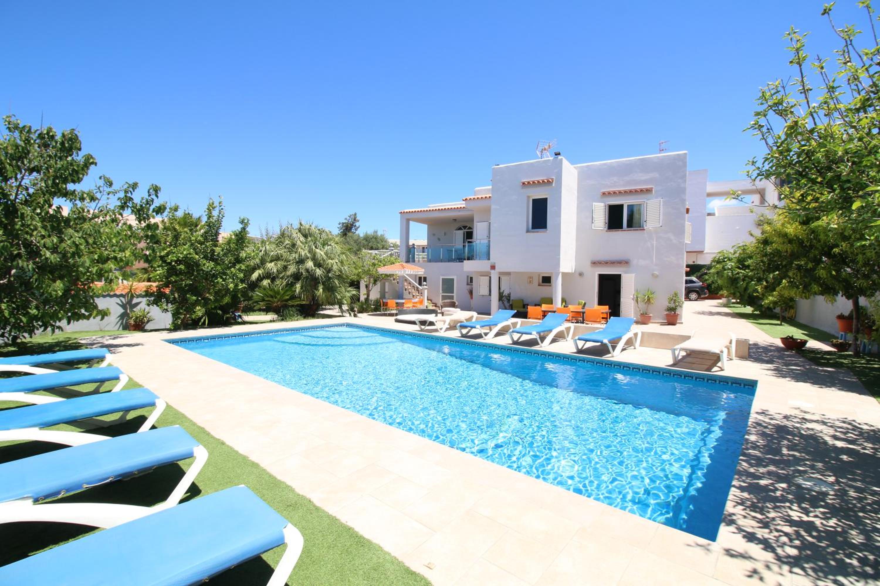 Villa photo 2