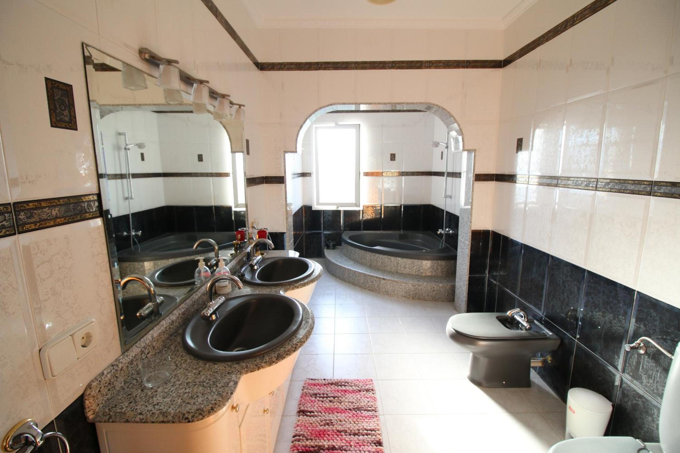 Villa photo 2