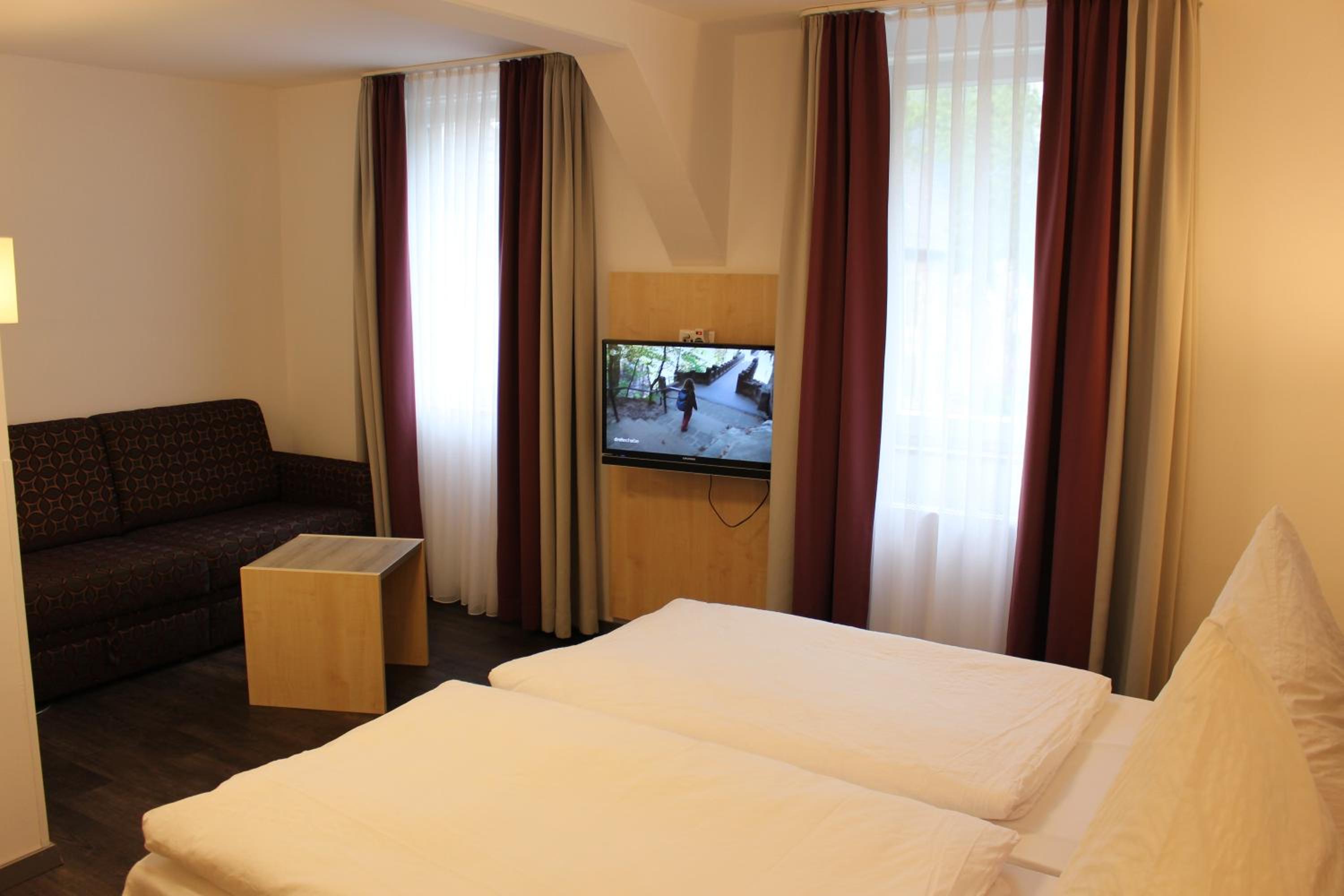 Double Room - Photo 3