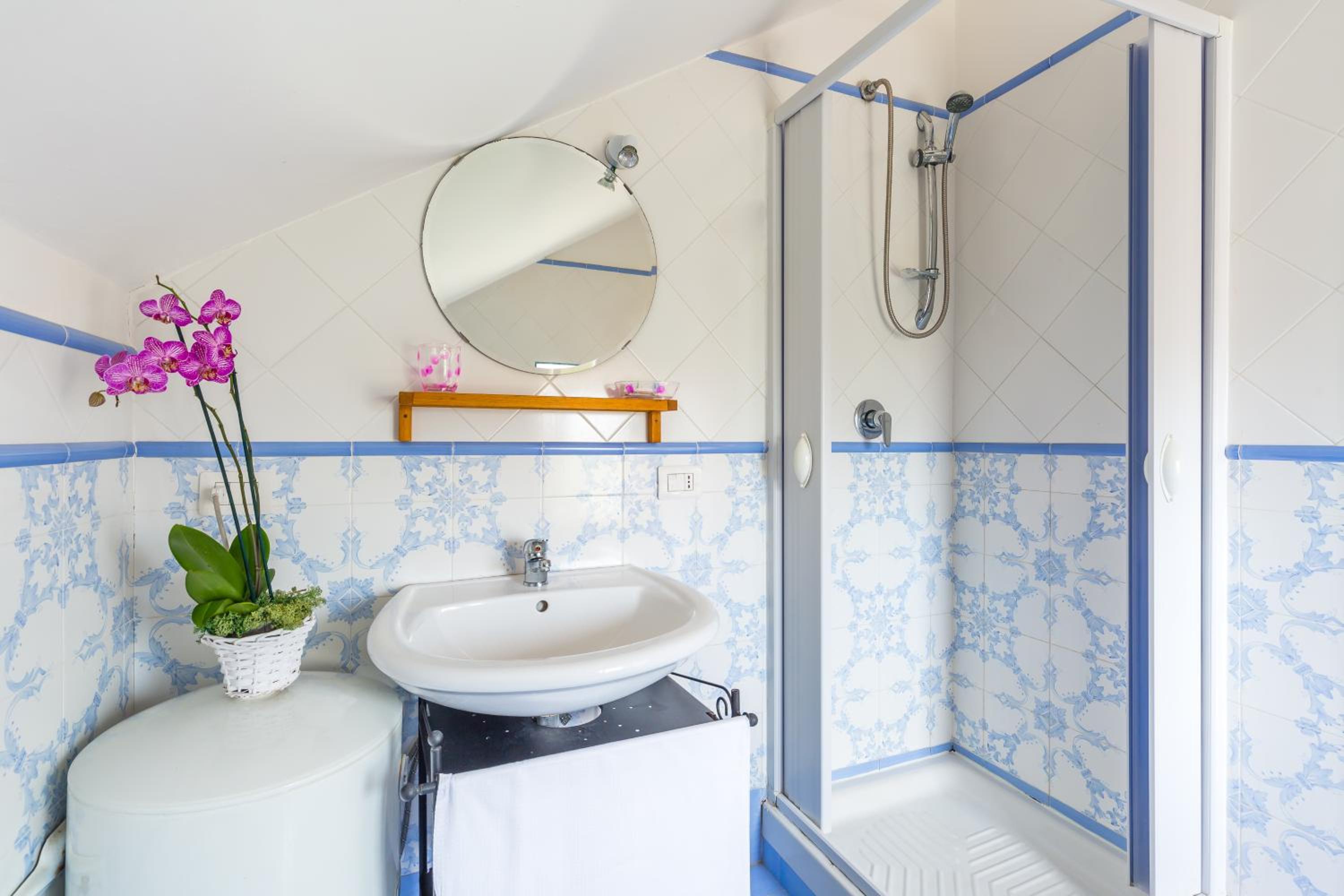 Studio Apartment with Sea View photo 3
