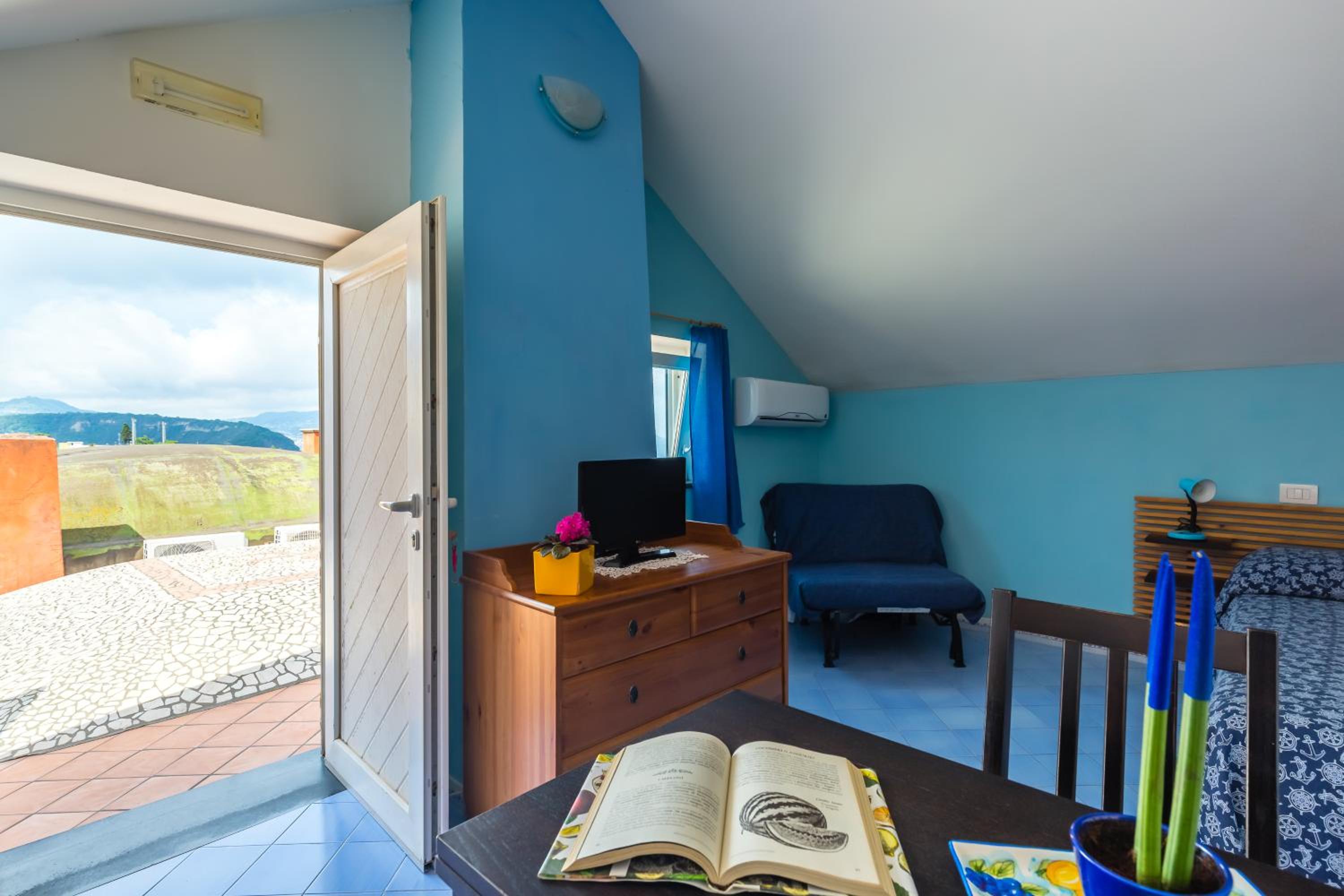 Studio Apartment with Sea View photo 1