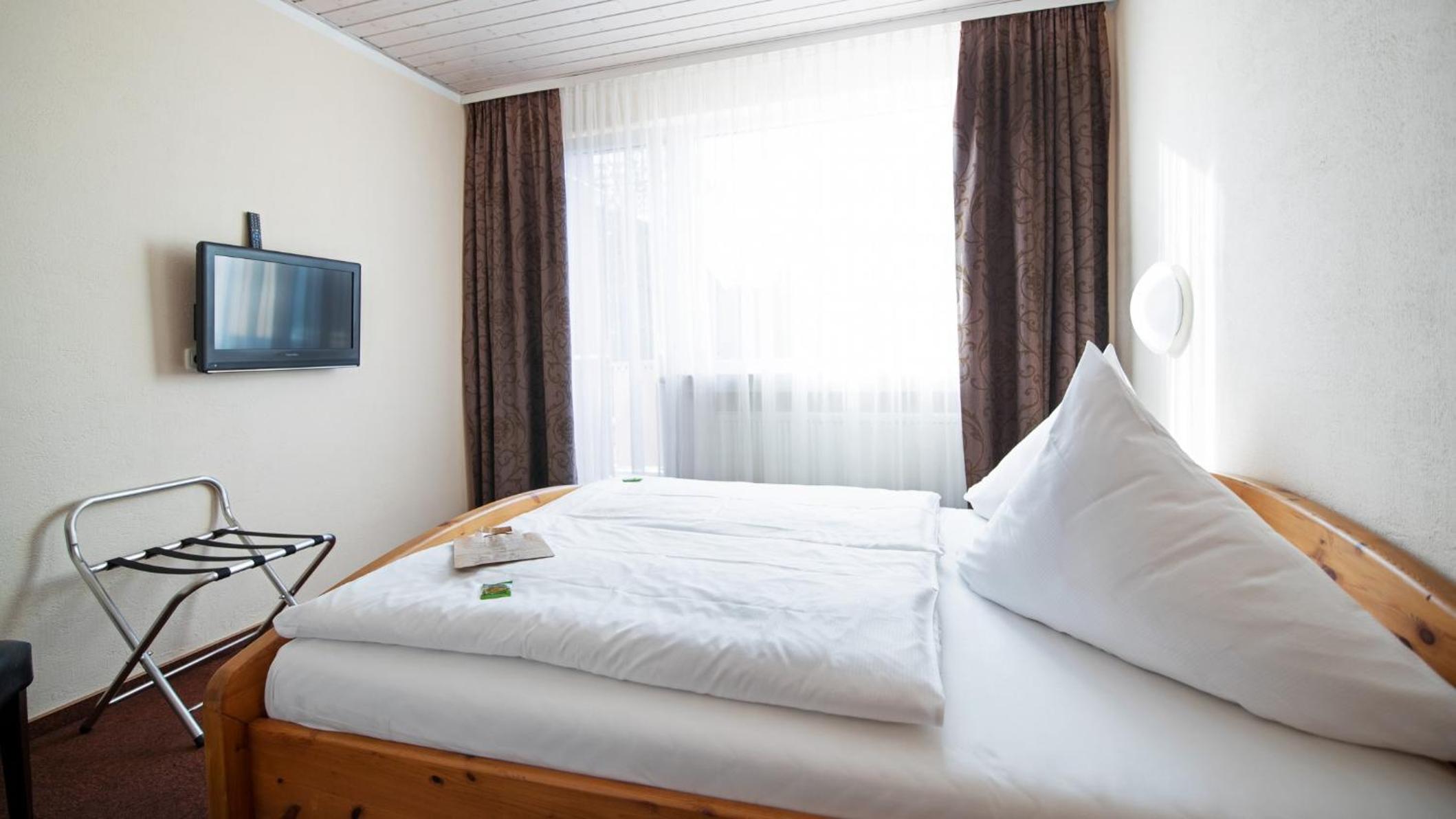 Standard Double Room - Photo 4
