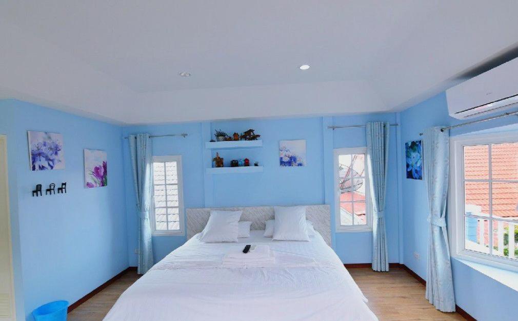 King Room with Balcony photo 1