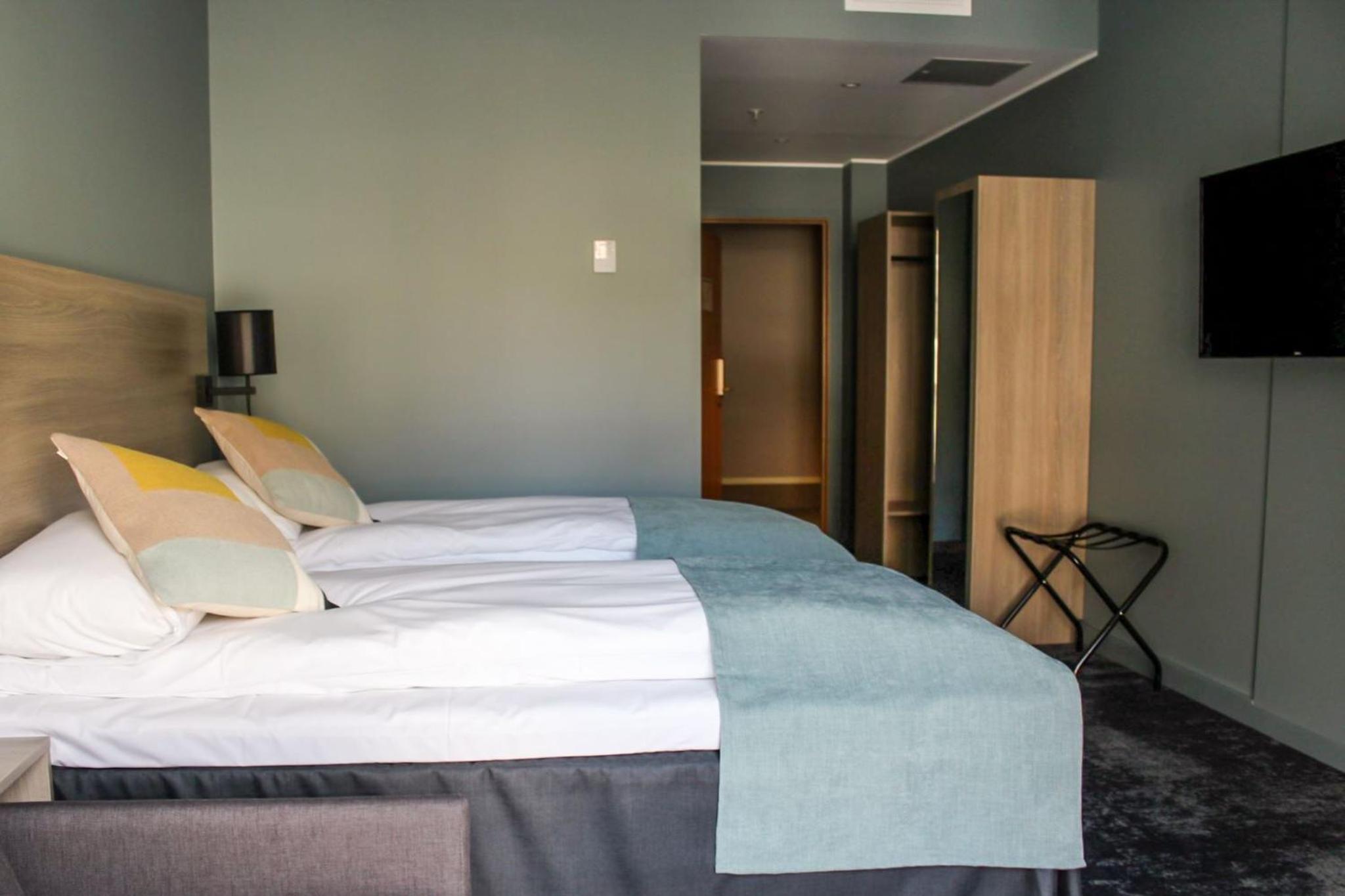 Double or Twin Room - Photo 5