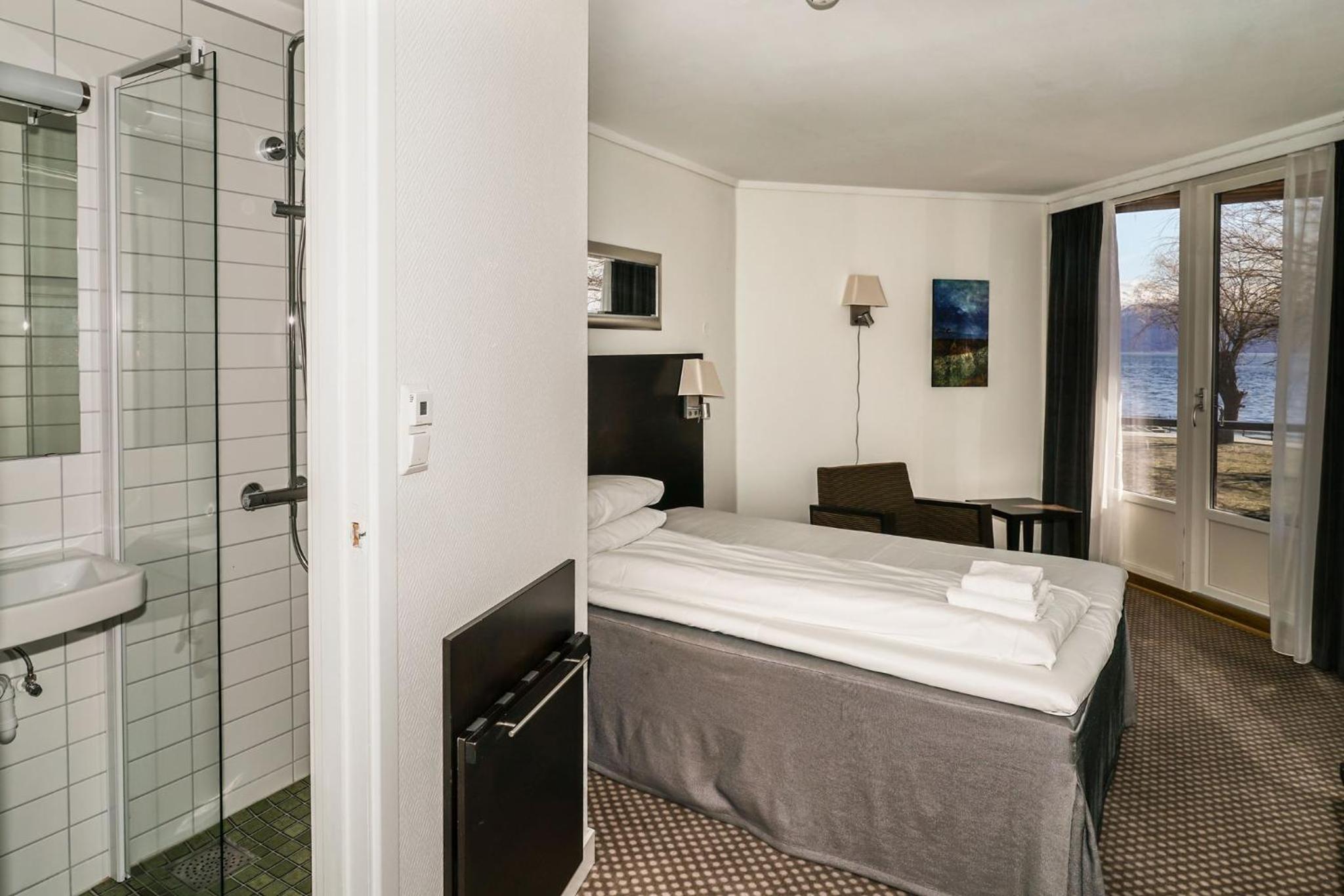 Standard Double or Twin Room with Garden View - Photo 3
