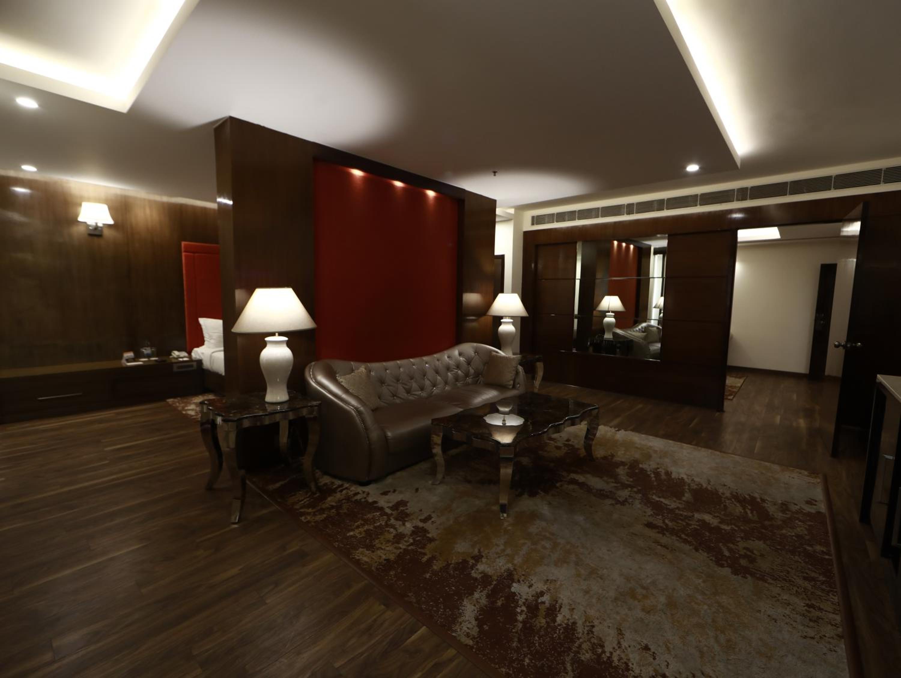 Executive Suite (Complimentary welcome drinks on arrival)