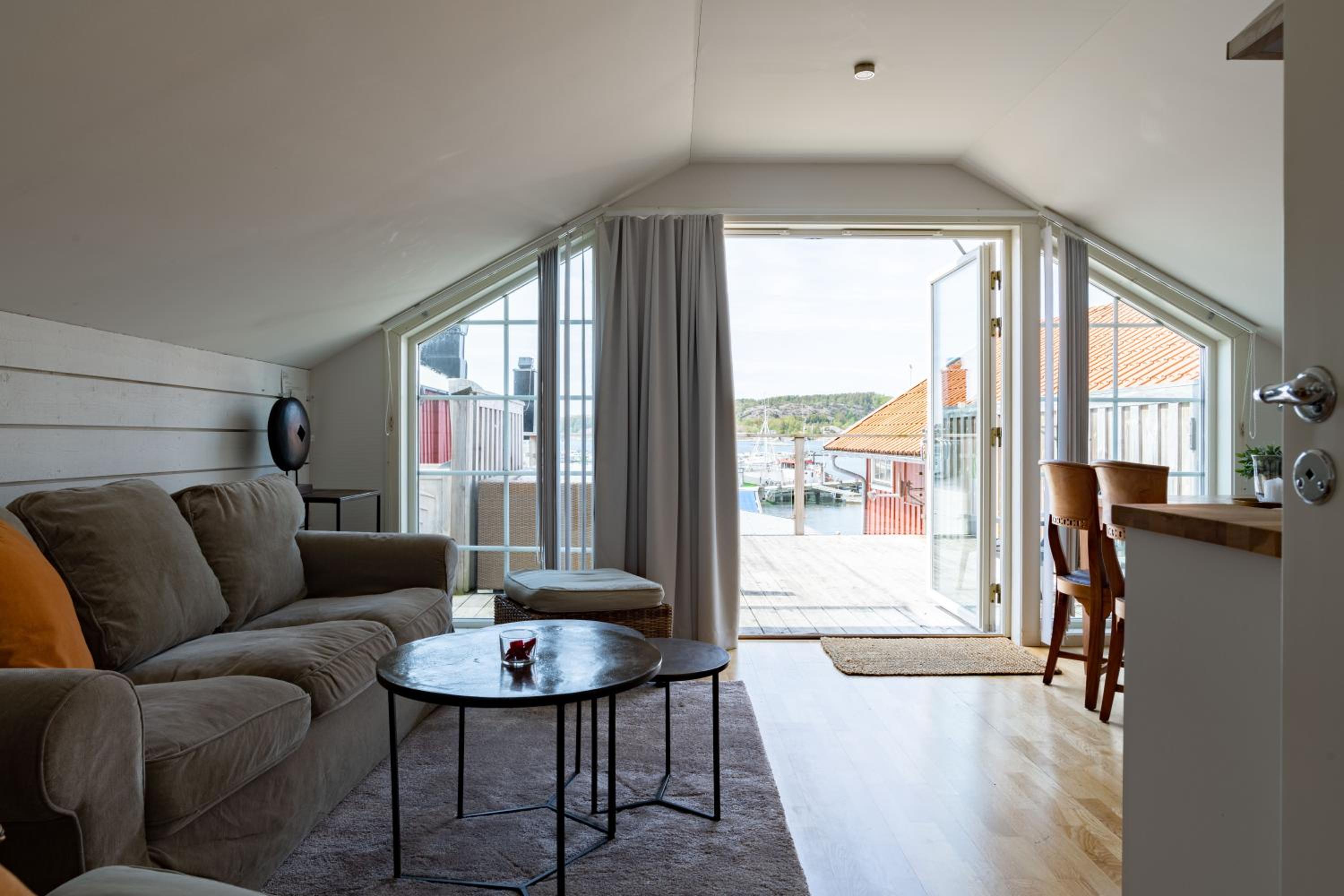 Apartment with Sea View photo 2