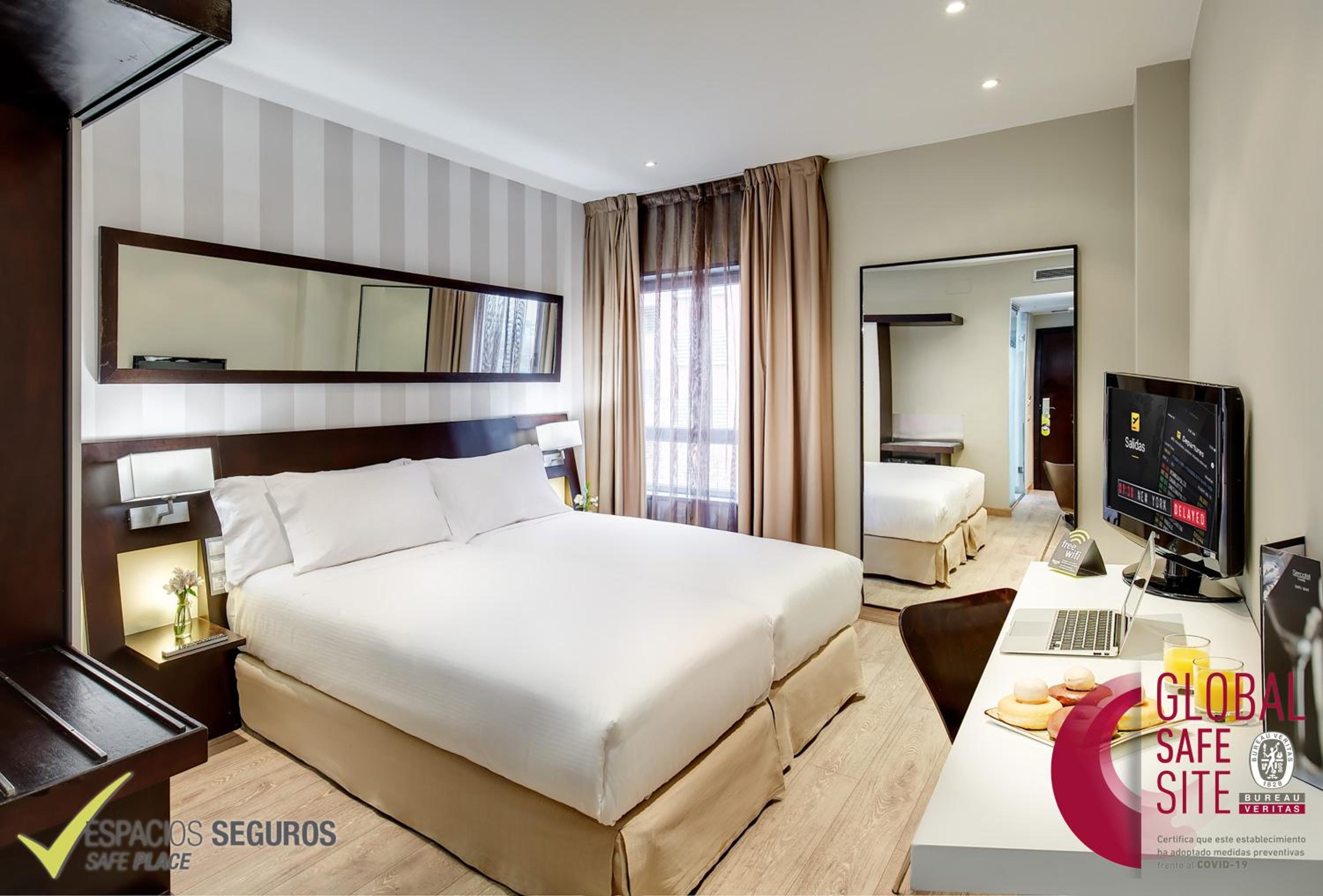 Twin Room - Photo 2