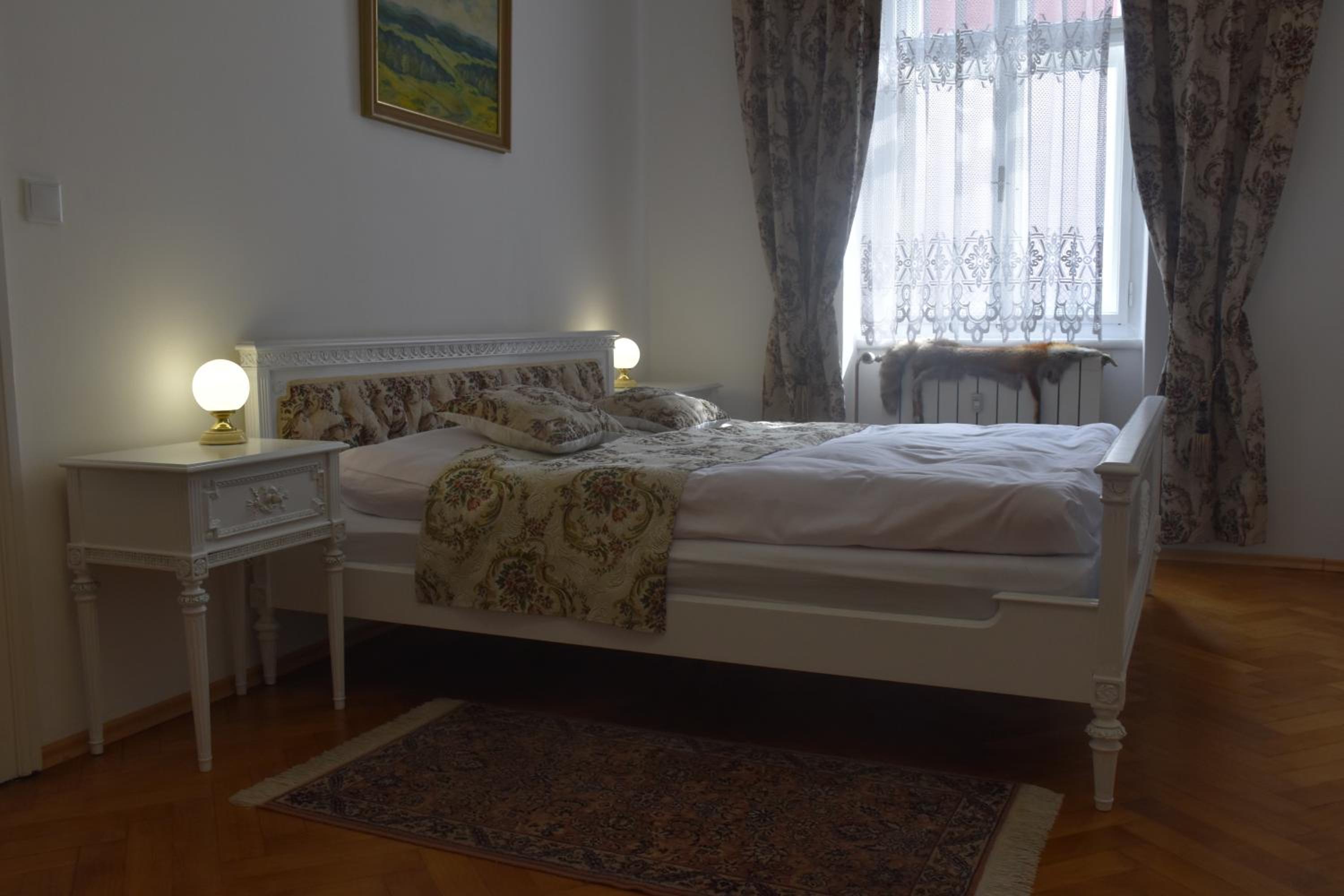 One-Bedroom Suite - Photo 6