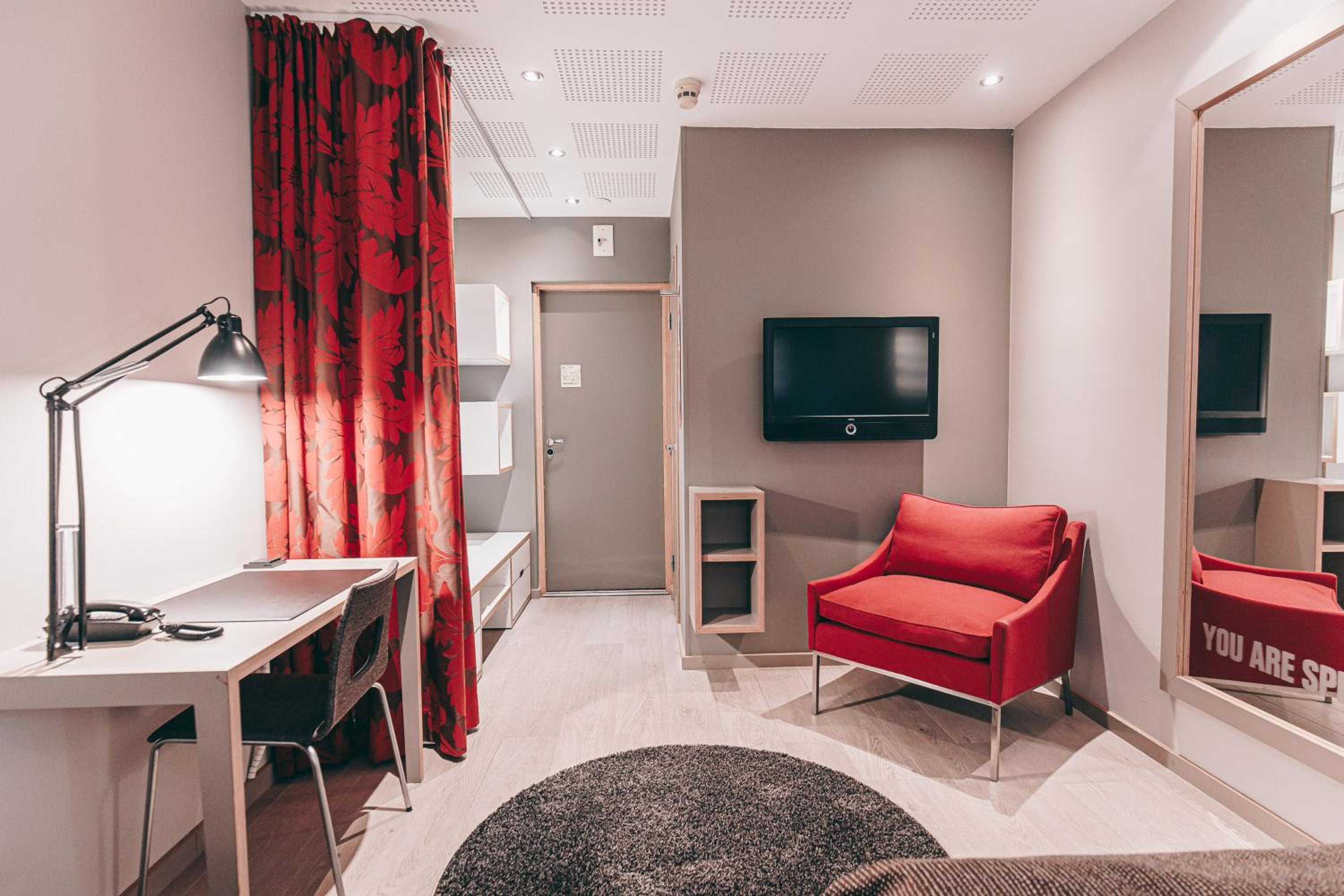 Twin Room - Photo 6