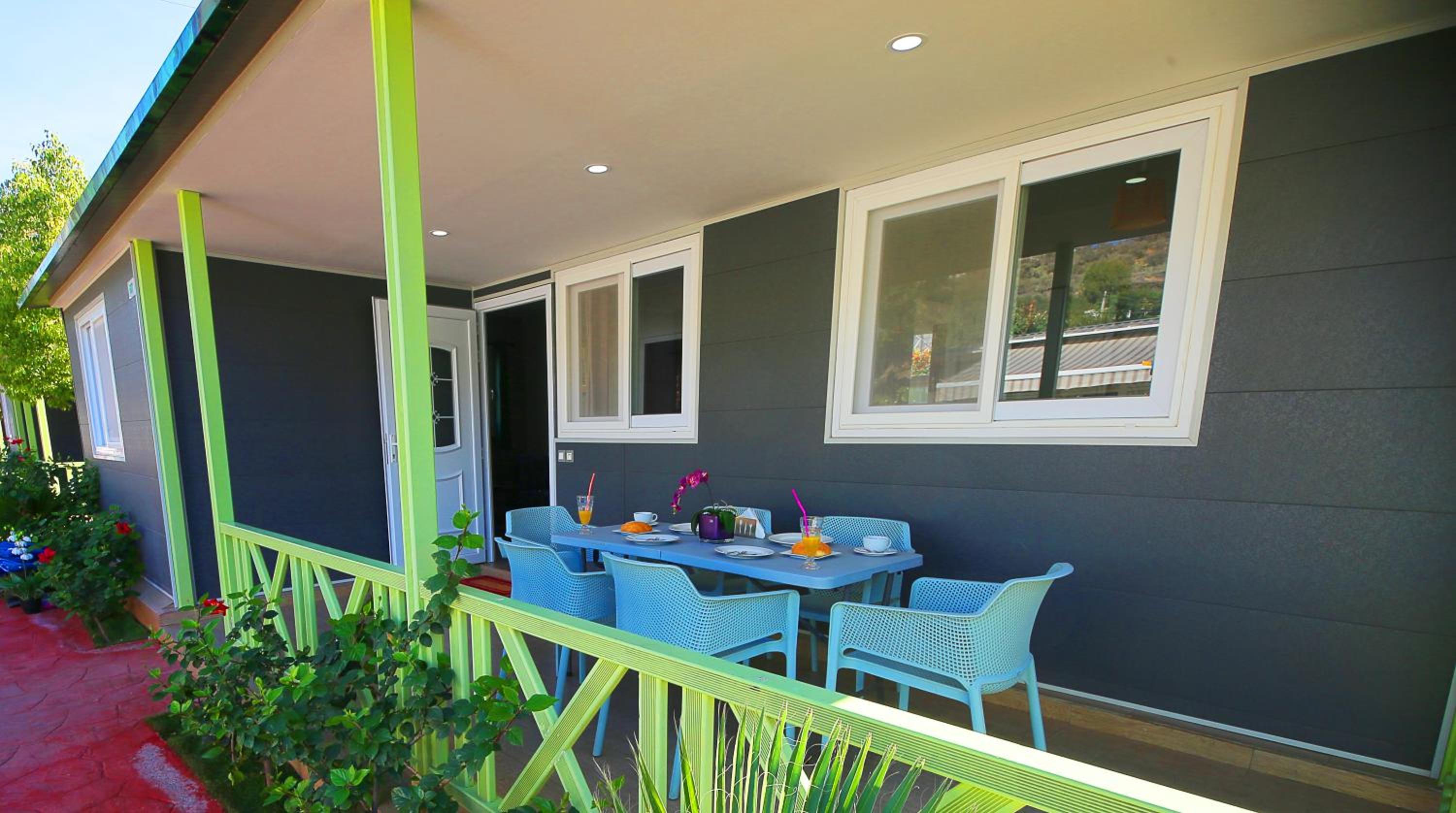 Chalet Premium (Aquapark Side, 0.6 mi from the Beachfront) photo 2