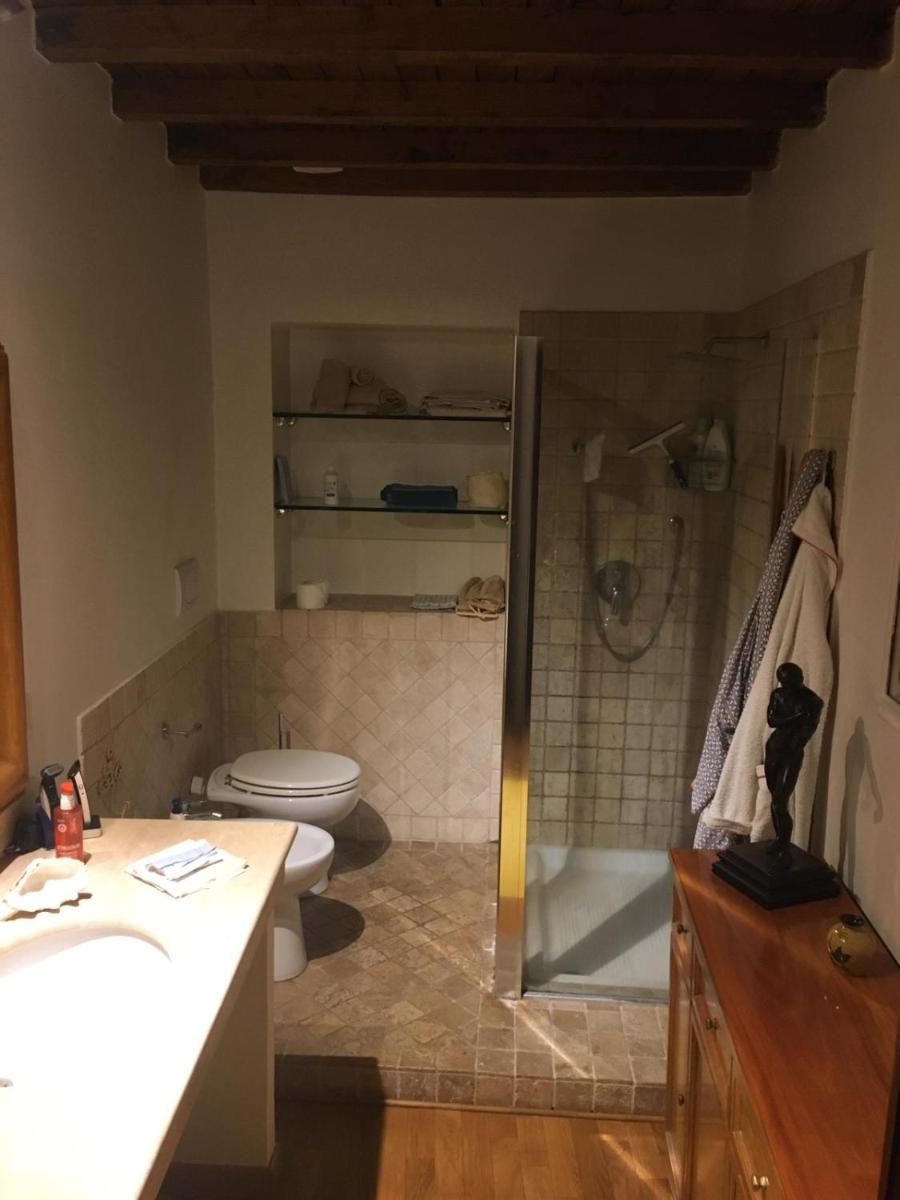 Standard King Room photo 3