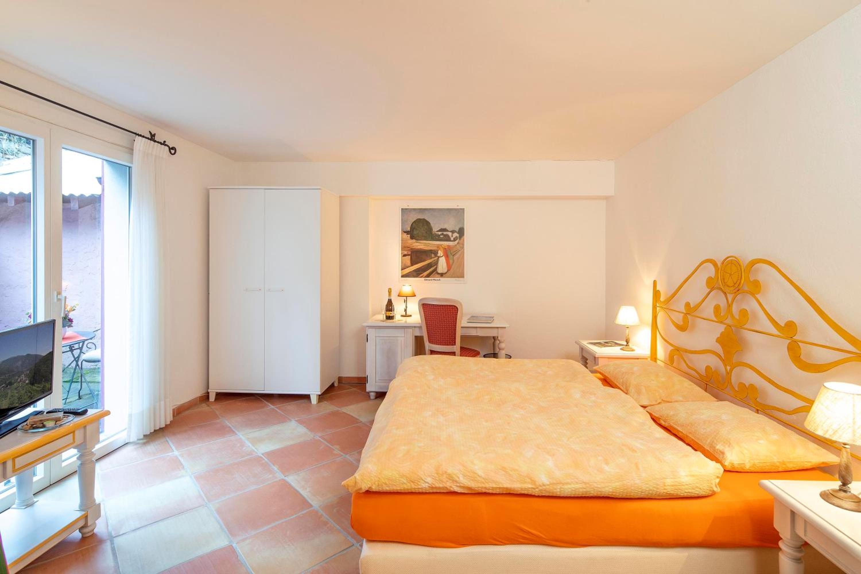 Economy Twin Room