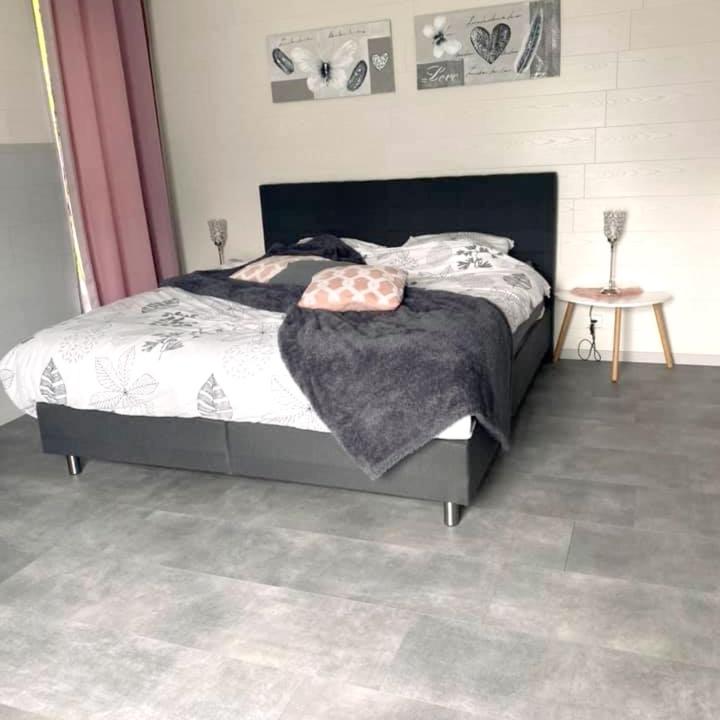 Deluxe Double Room with Shower photo 1