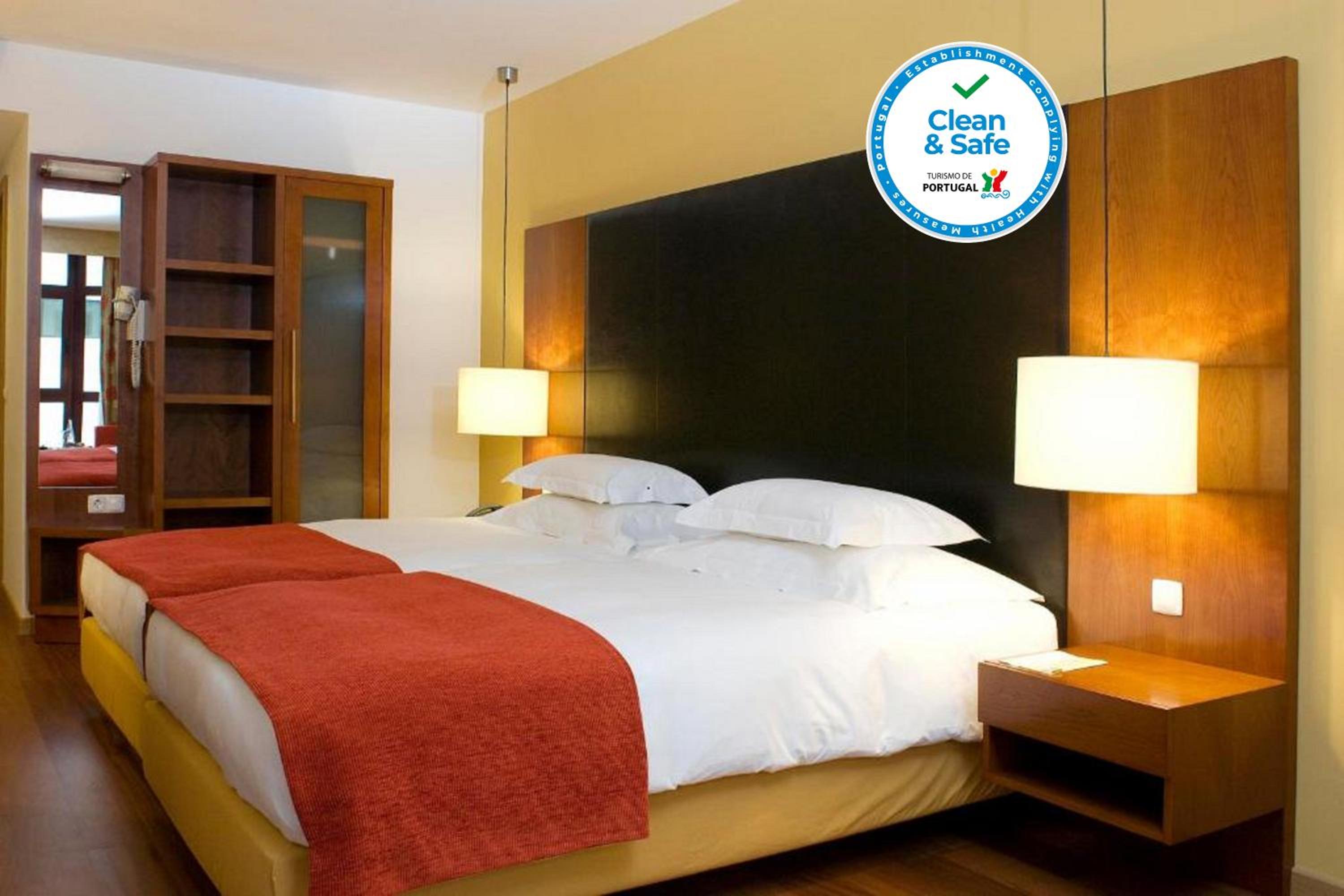 Twin Room - Photo 2