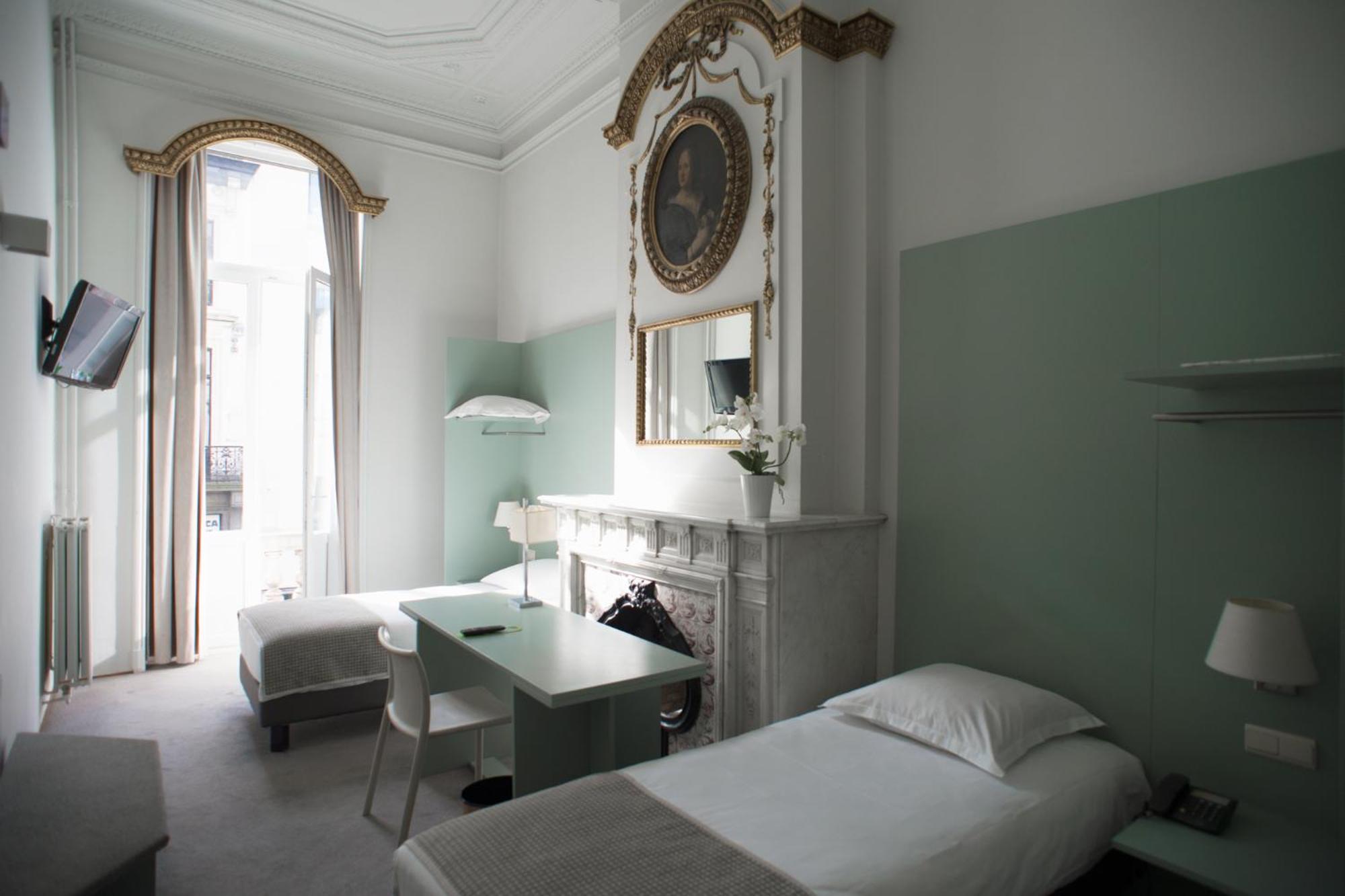 Twin Room - Photo 1