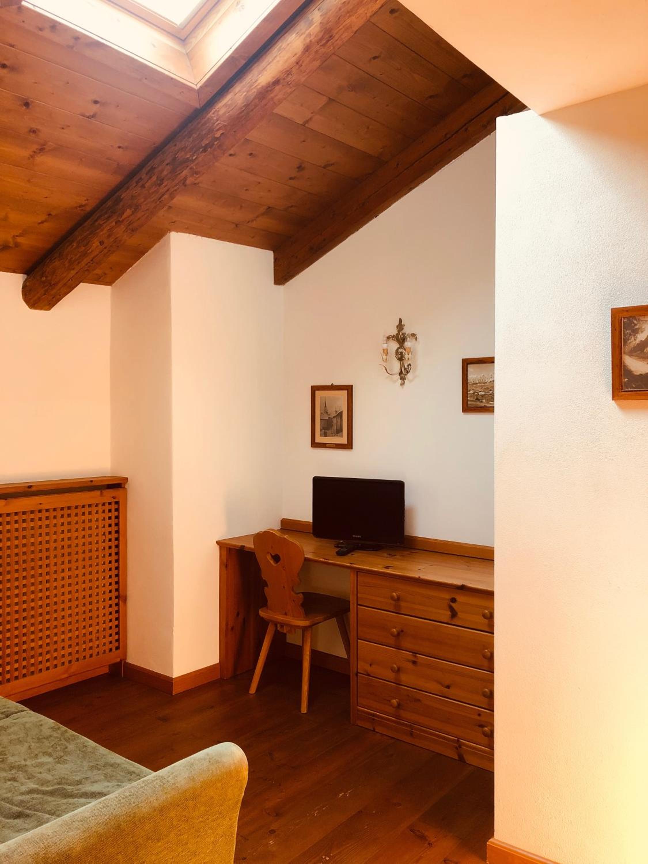 Suite with Garden View - Photo 3
