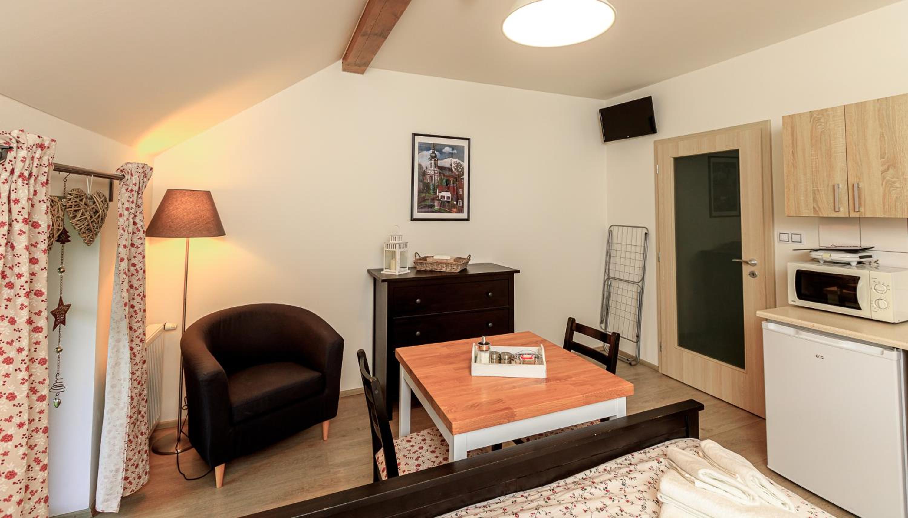 Studio Apartment - Photo 4
