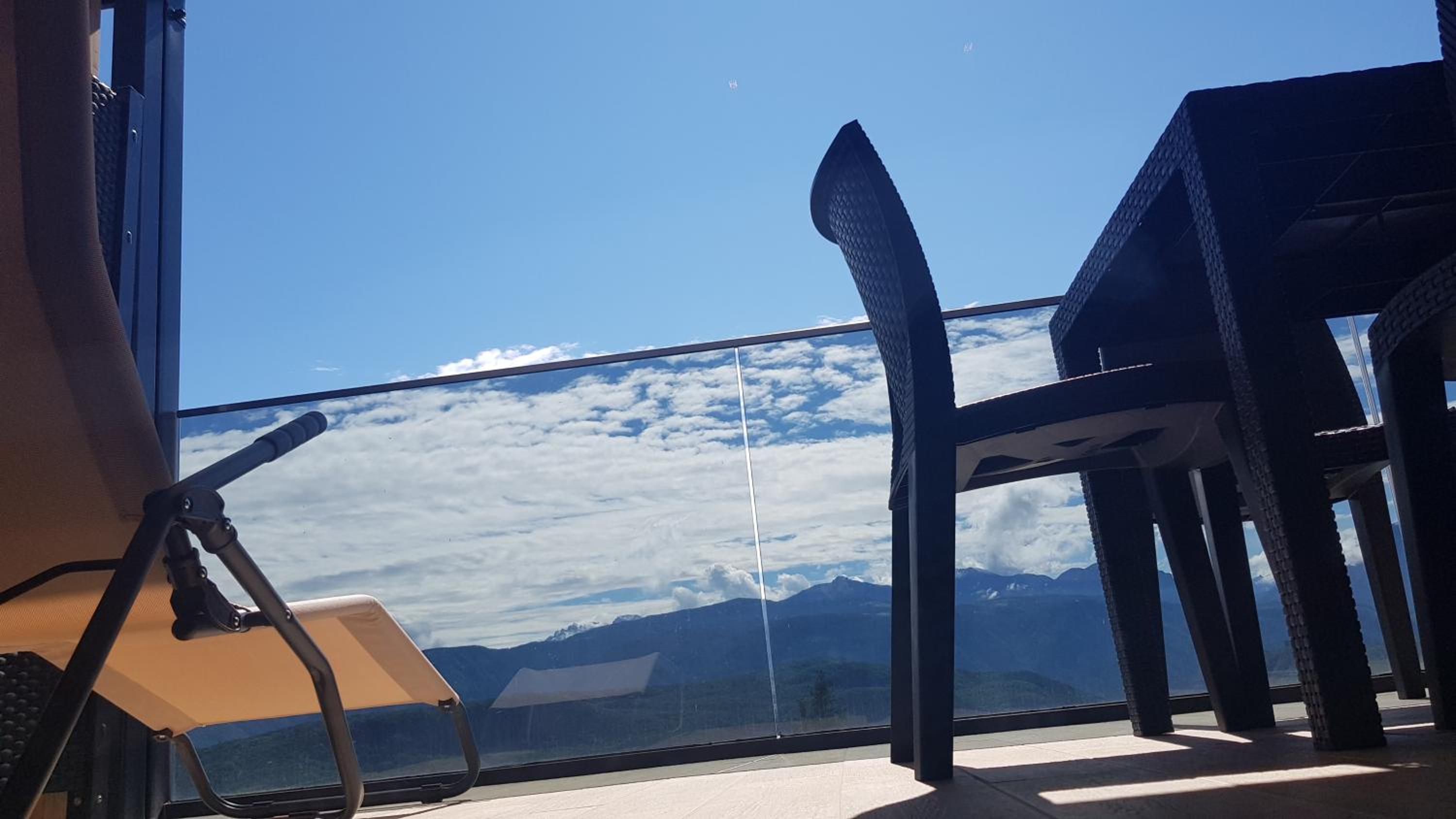 Apartment with Balcony and Panoramic View  - Photo 4