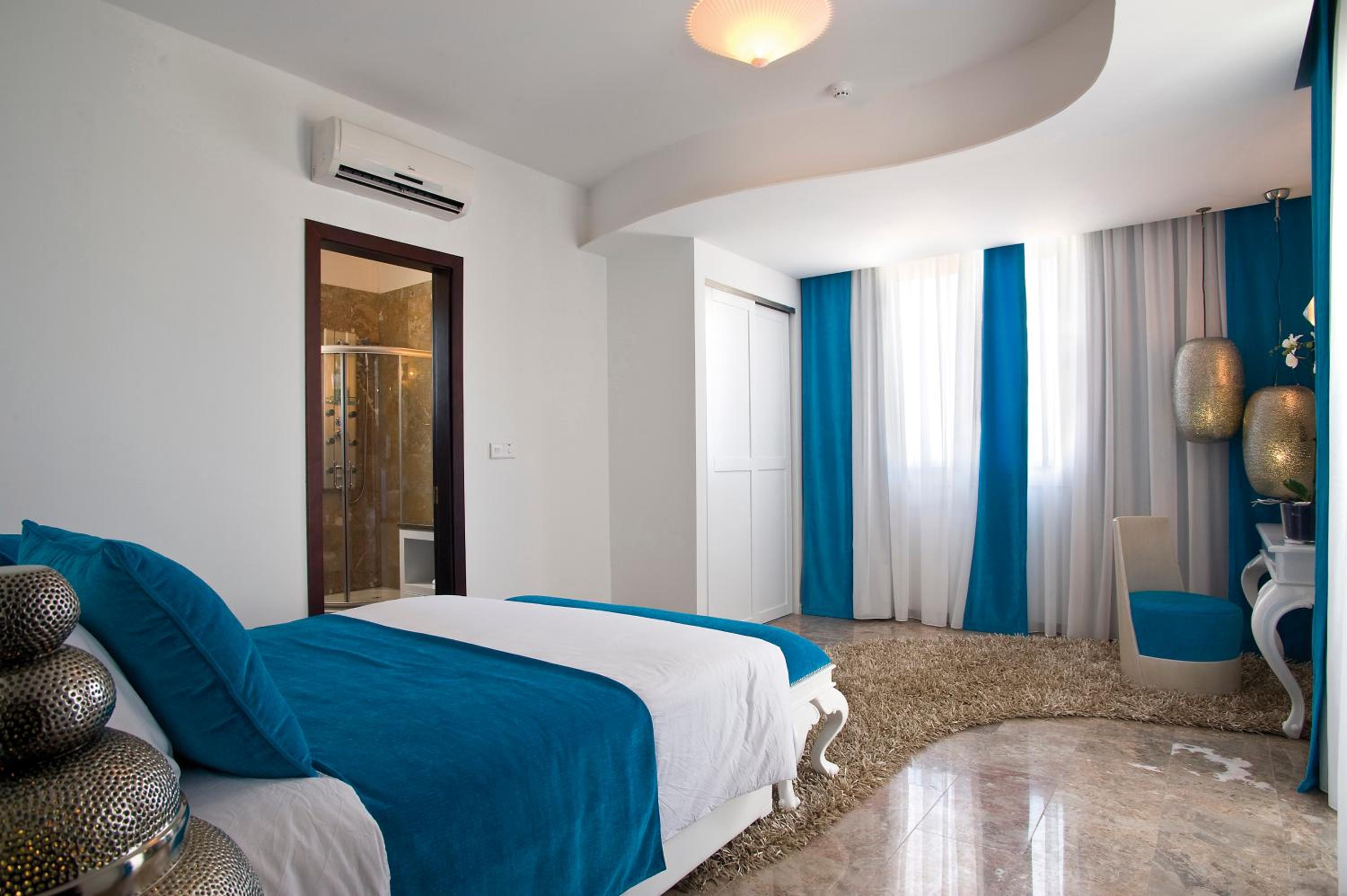 Four-Bedroom Villa with Sea View and Private Pool photo 3