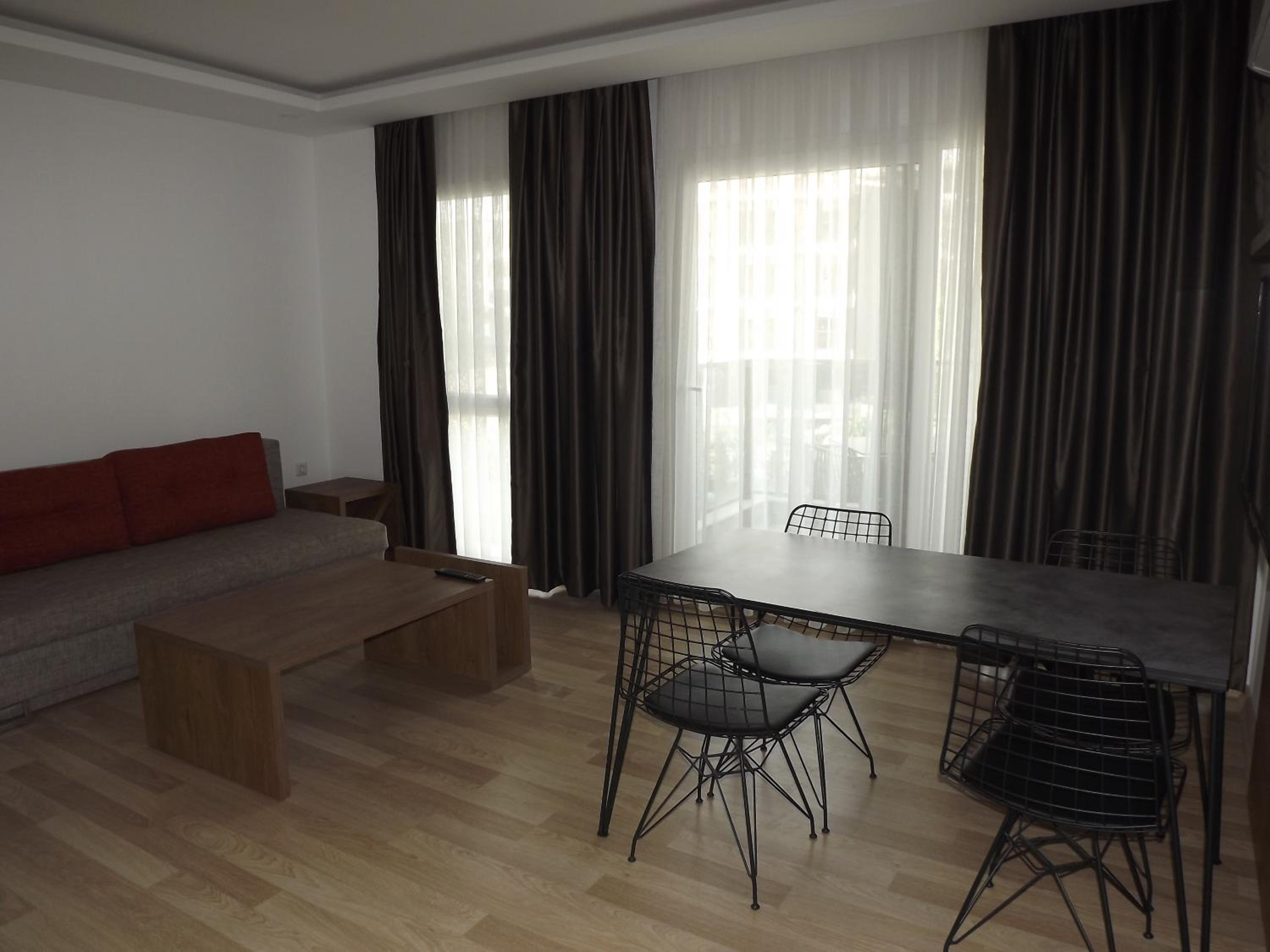 Family Room with Garden View