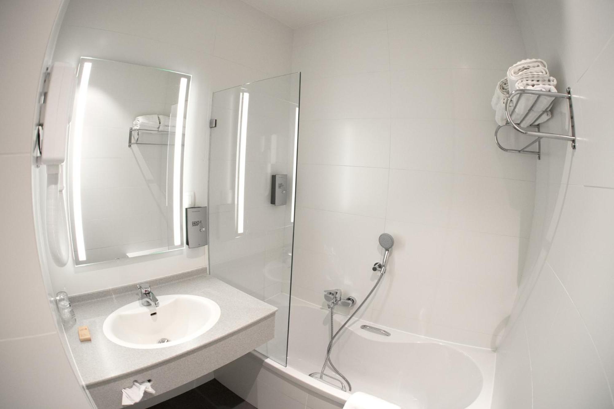 Double Room - Photo 7