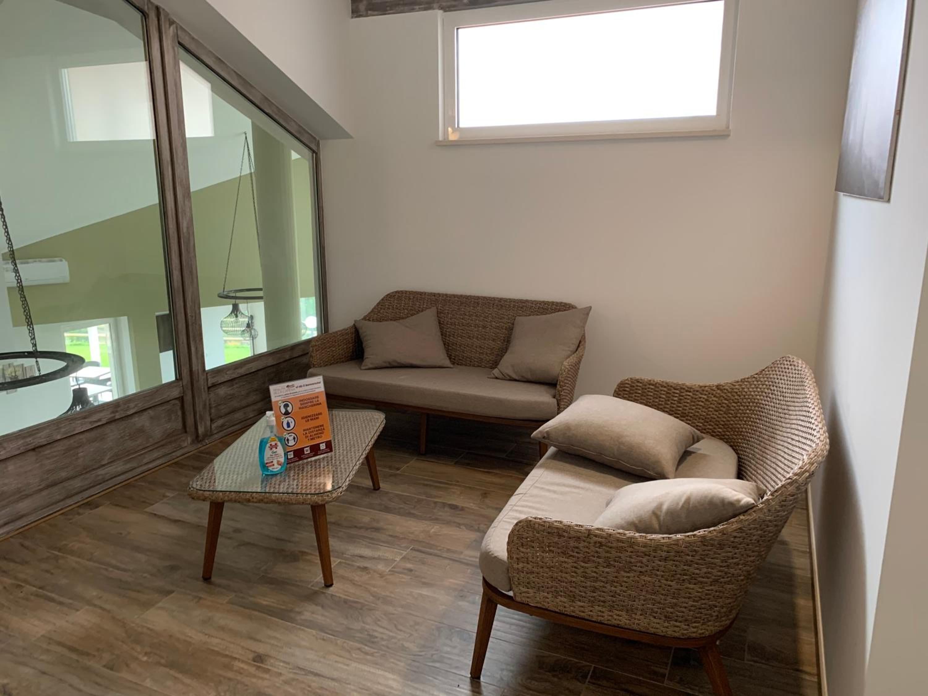 Apartment with Sea View - Photo 8