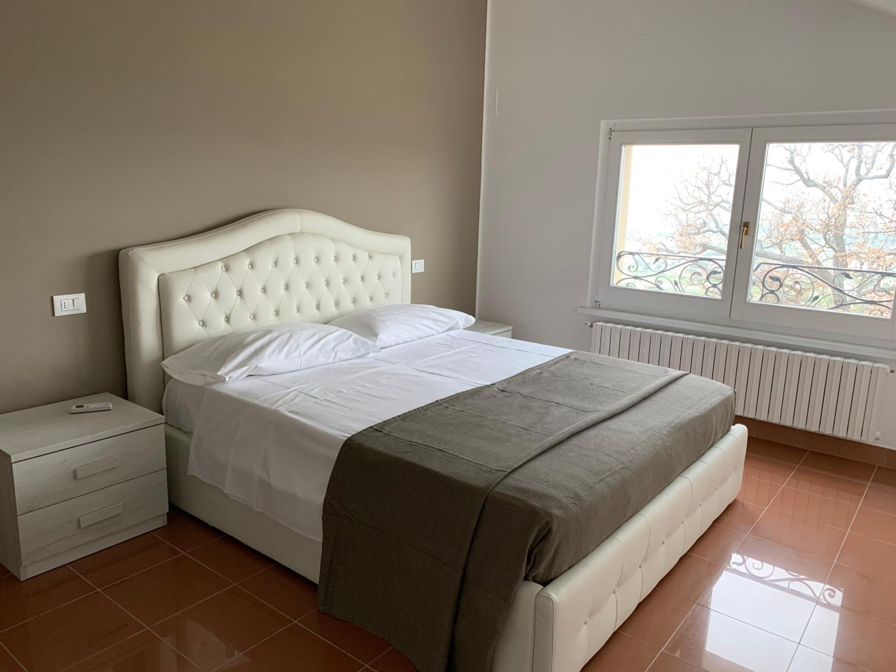 Apartment with Sea View - Photo 9