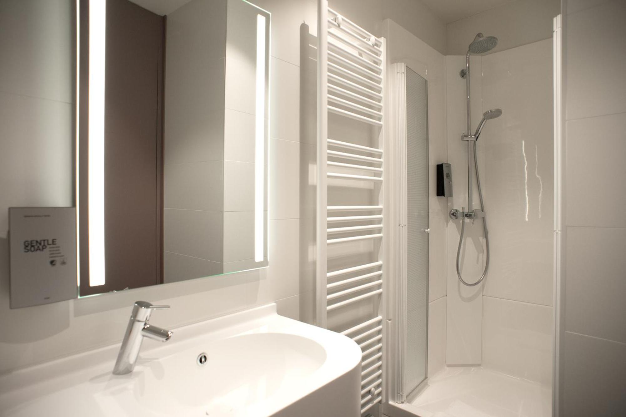 Double Room - Photo 6