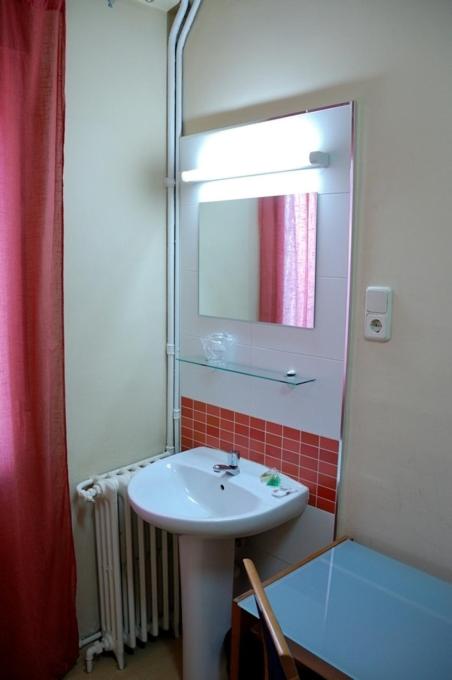 Single Room with Shared Bathroom photo 2