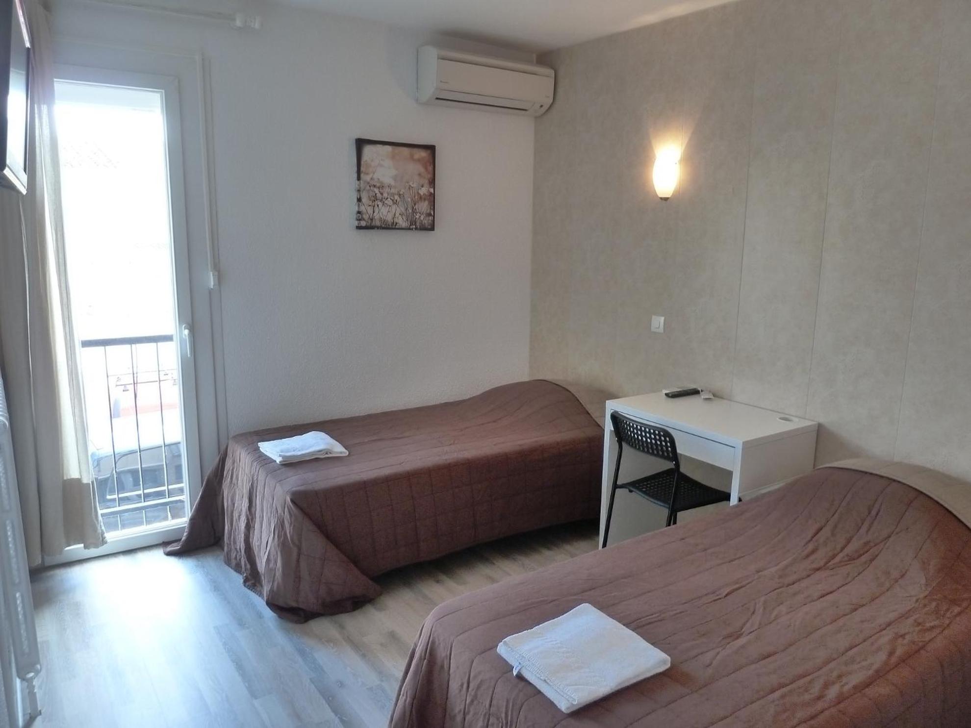 Standard Double Room photo 3
