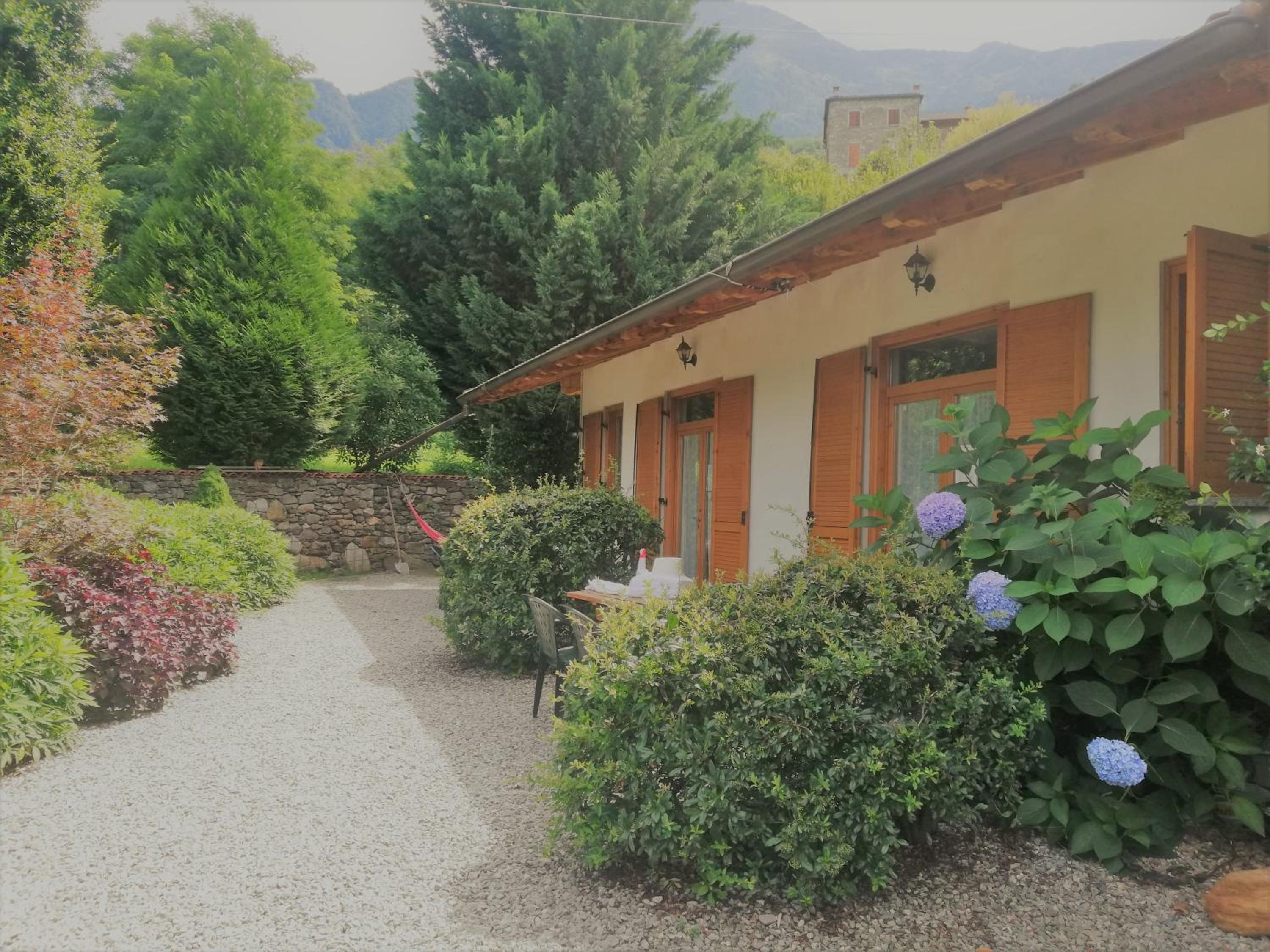 One-Bedroom Apartment with Garden View photo 3