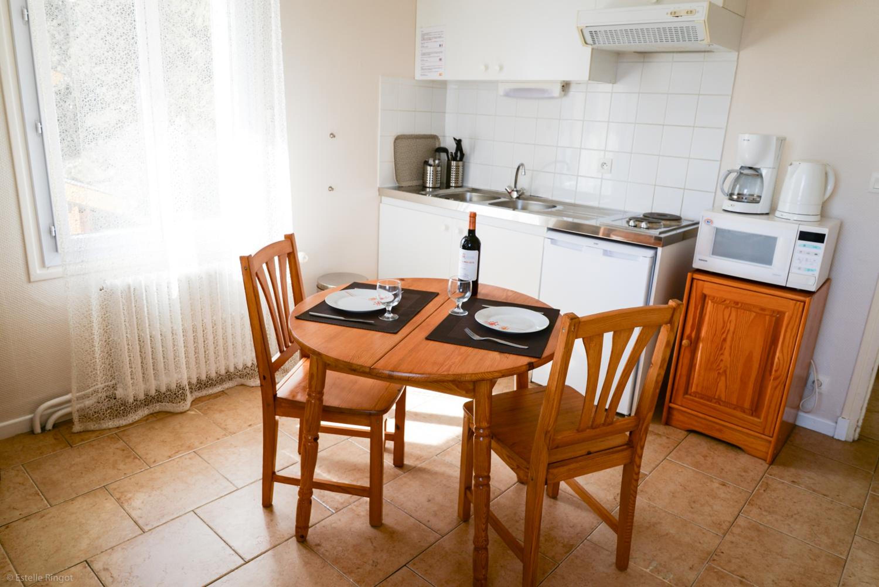 One-Bedroom Apartment with Balcony photo 2