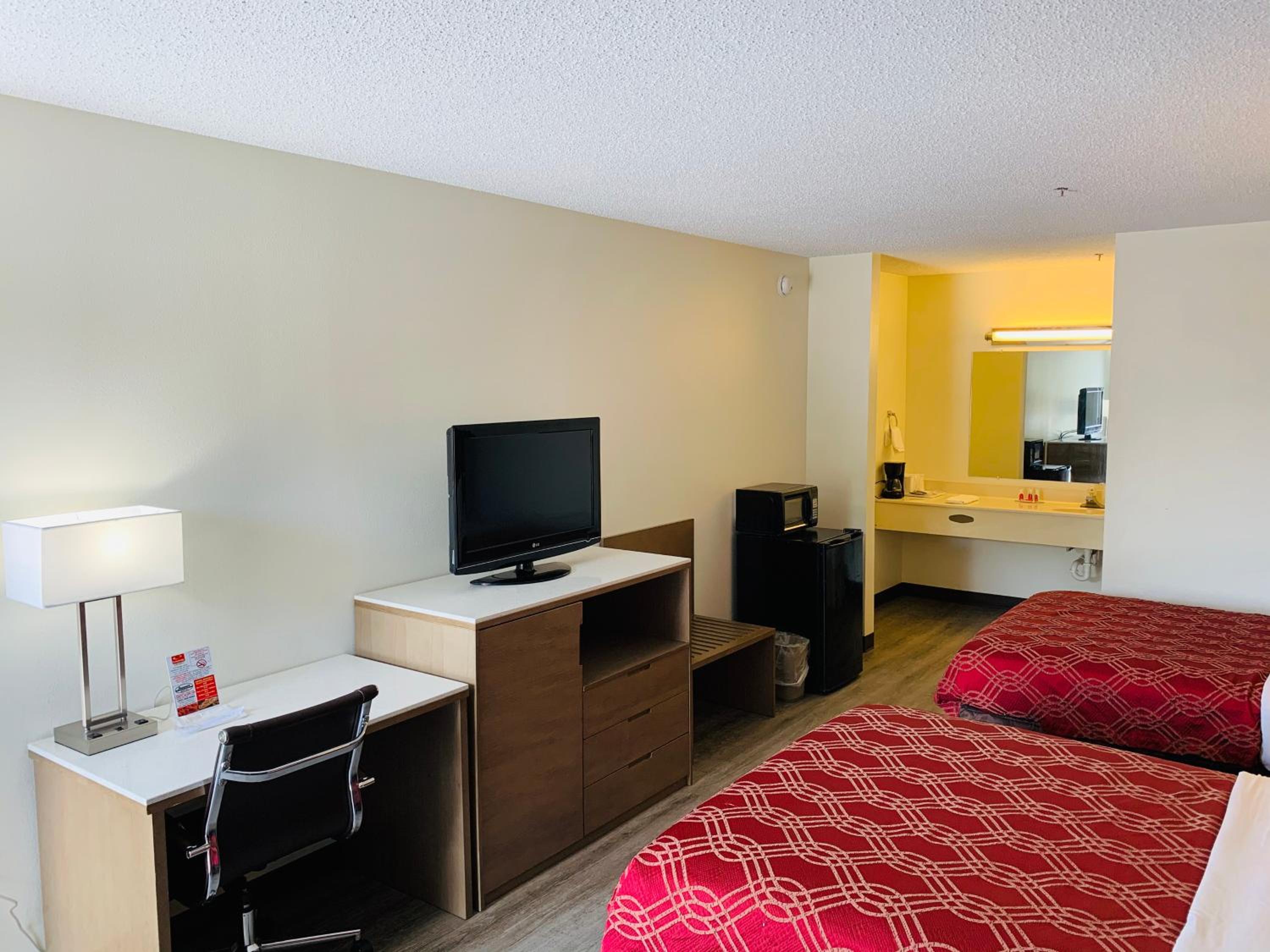 Double Room with Two Double Beds - Non-Smoking/Not Pet Friendly photo 3