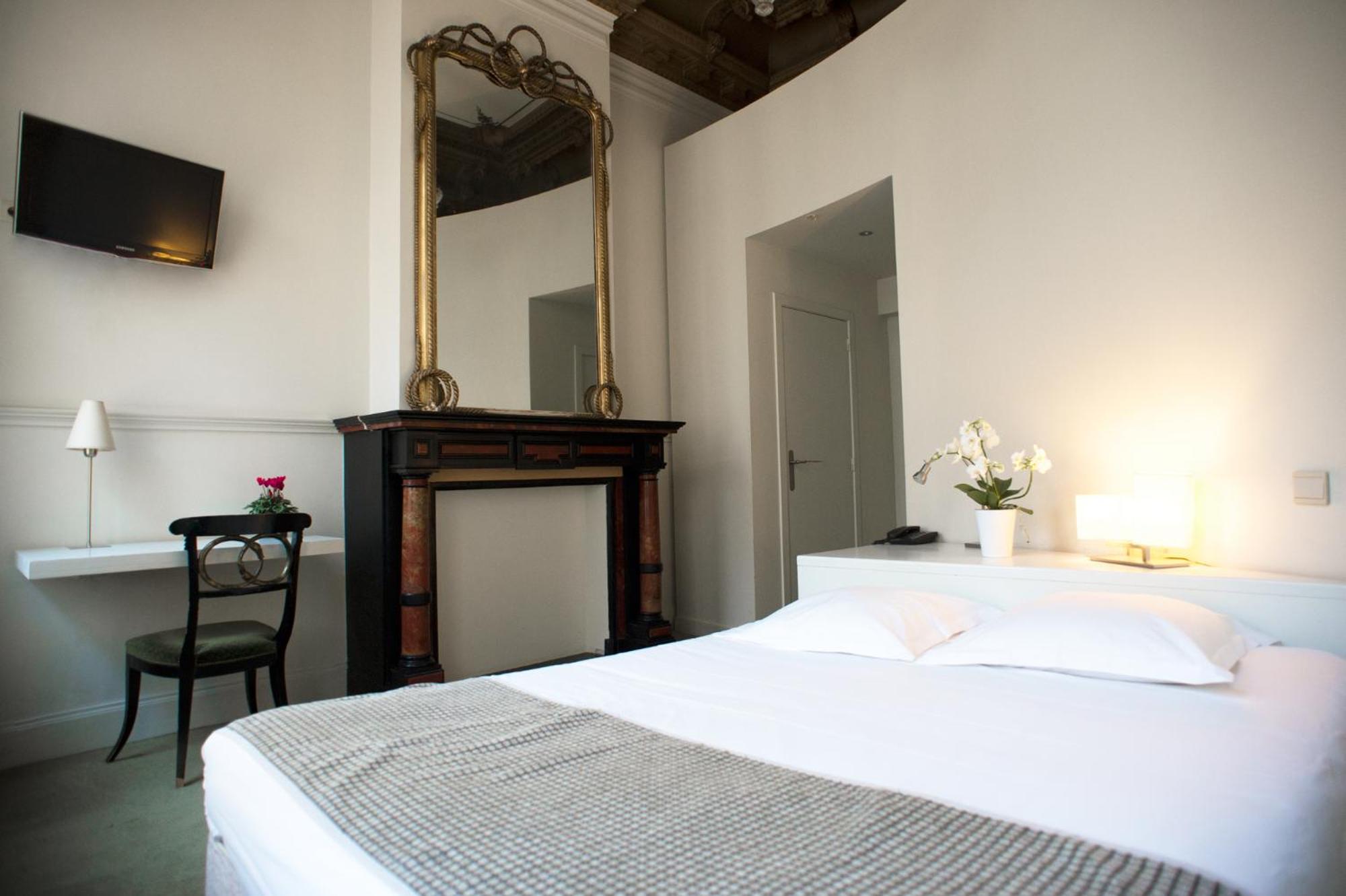 Double Room - Photo 3