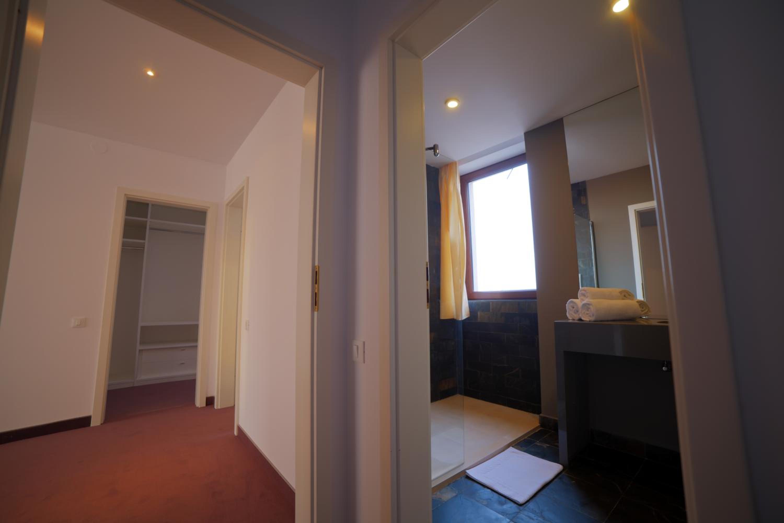 One-Bedroom Apartment - Photo 115