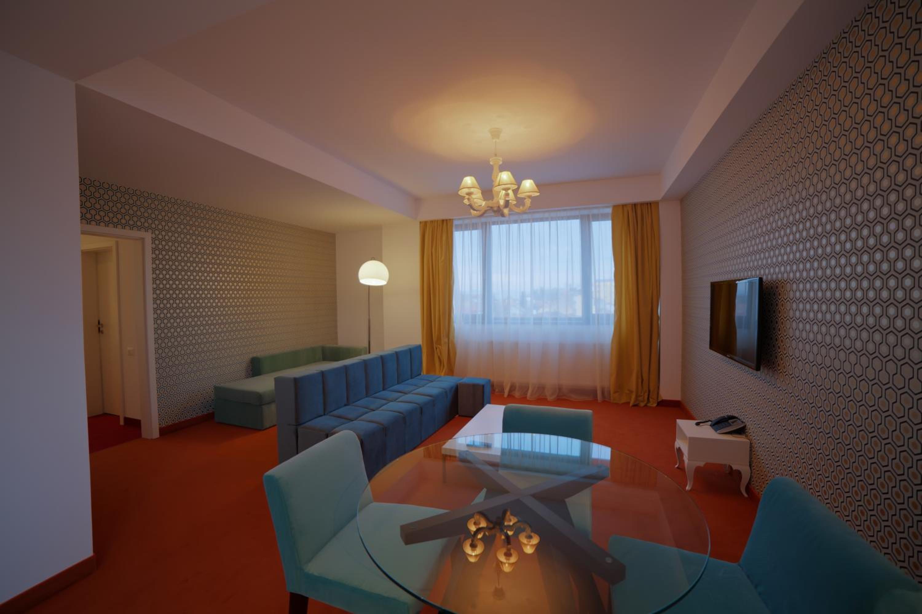 One-Bedroom Apartment - Photo 175