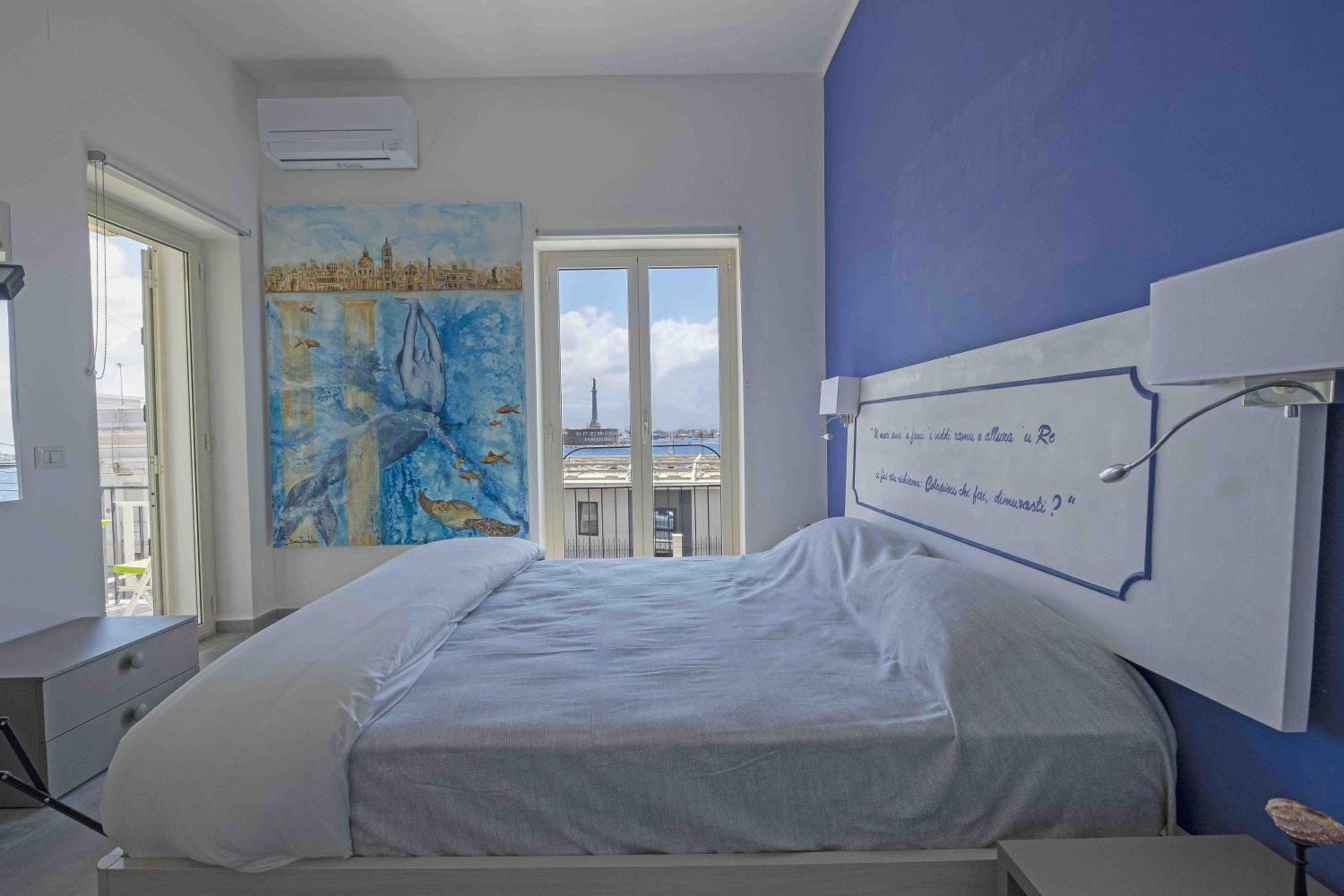 Double Room with Balcony and Sea View - Photo 3