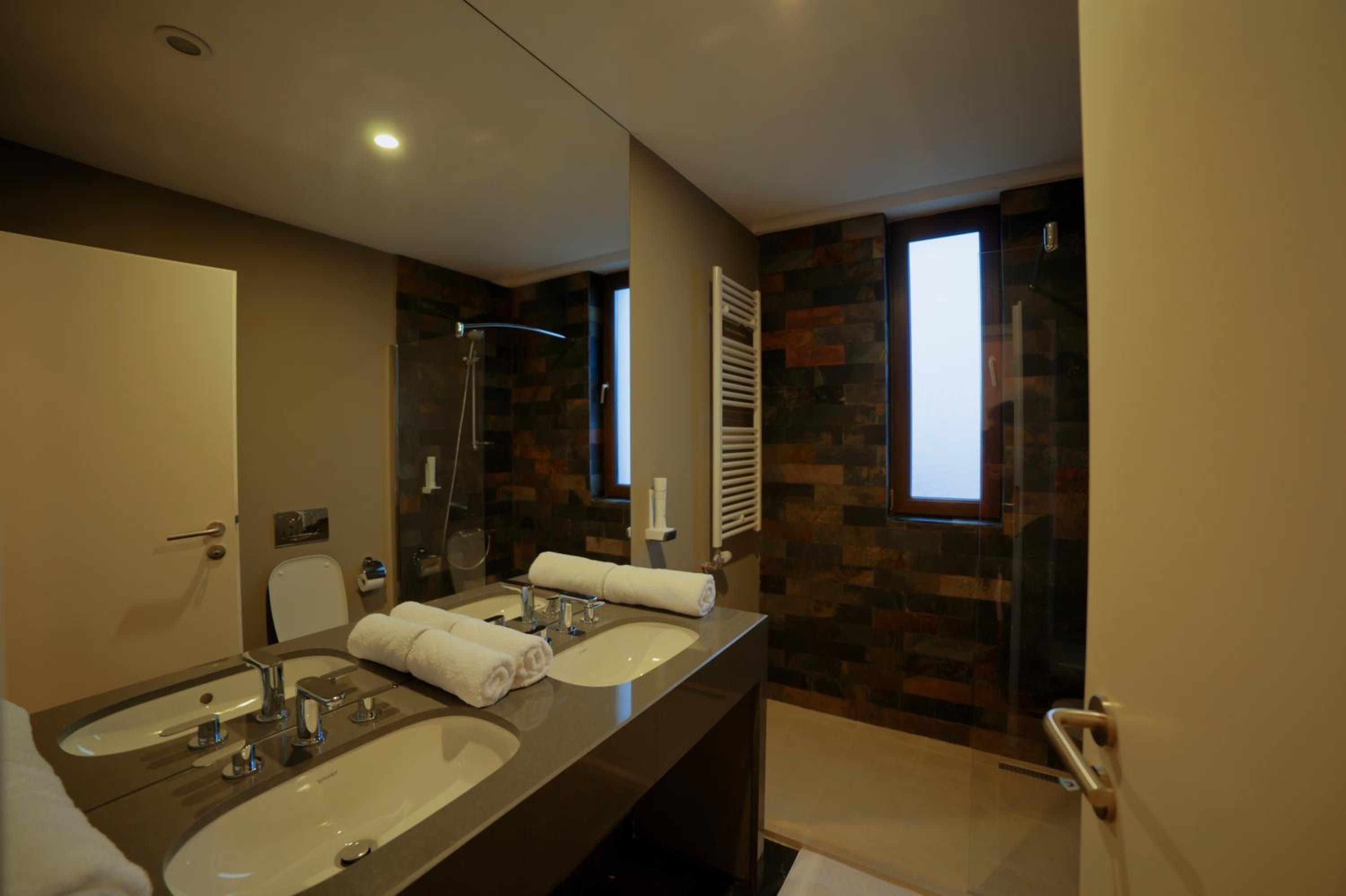 One-Bedroom Apartment - Photo 176