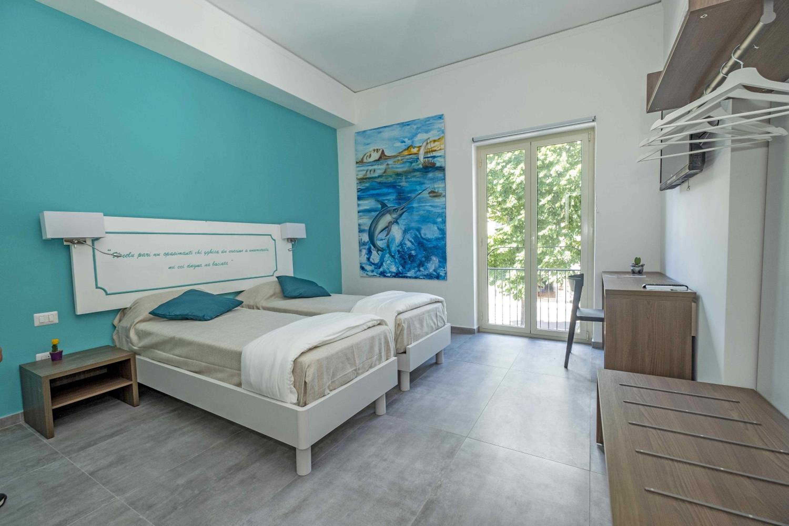 Double or Twin Room with Private Bathroom - Photo 9