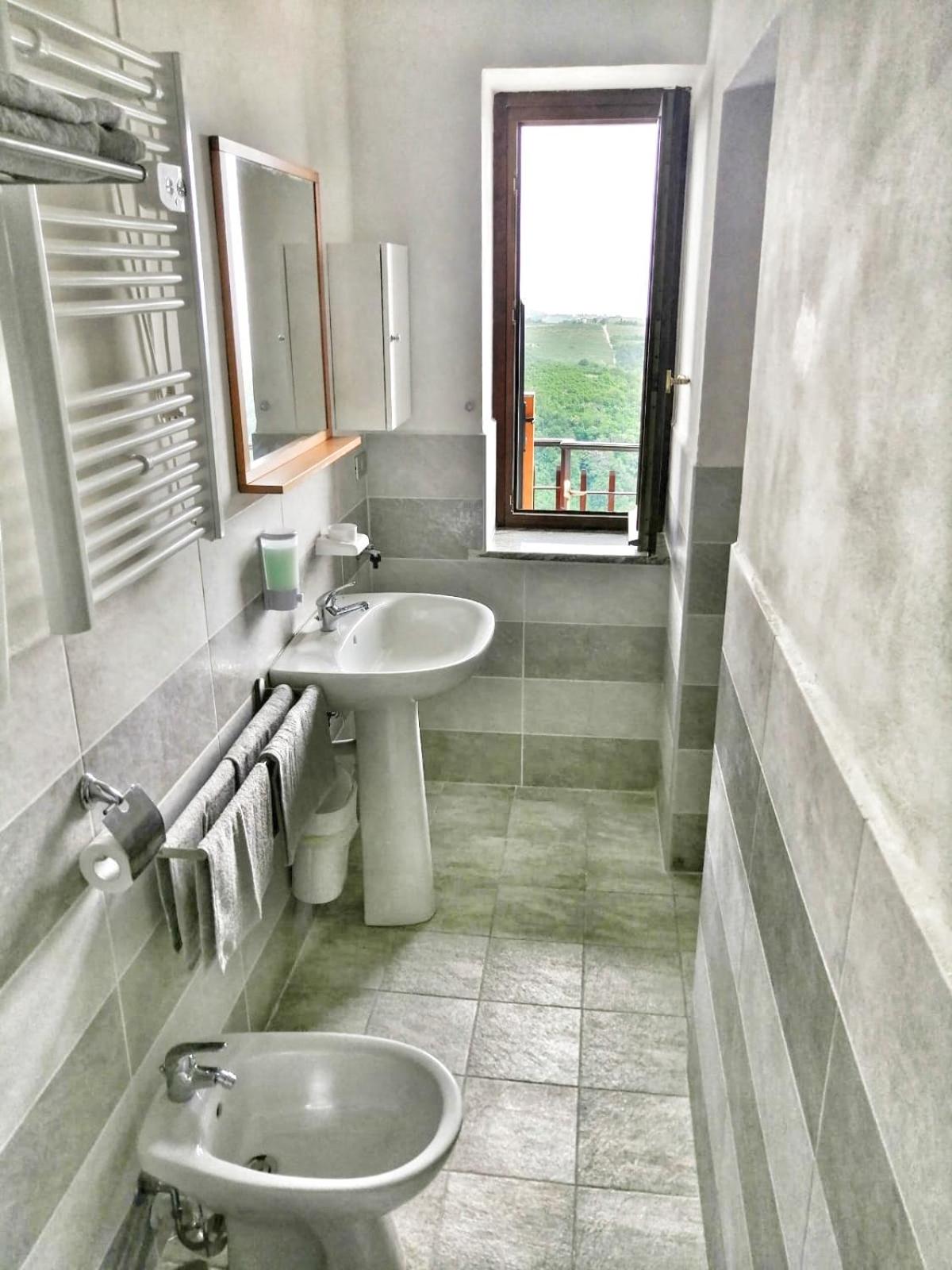 Deluxe King Room - Photo 18