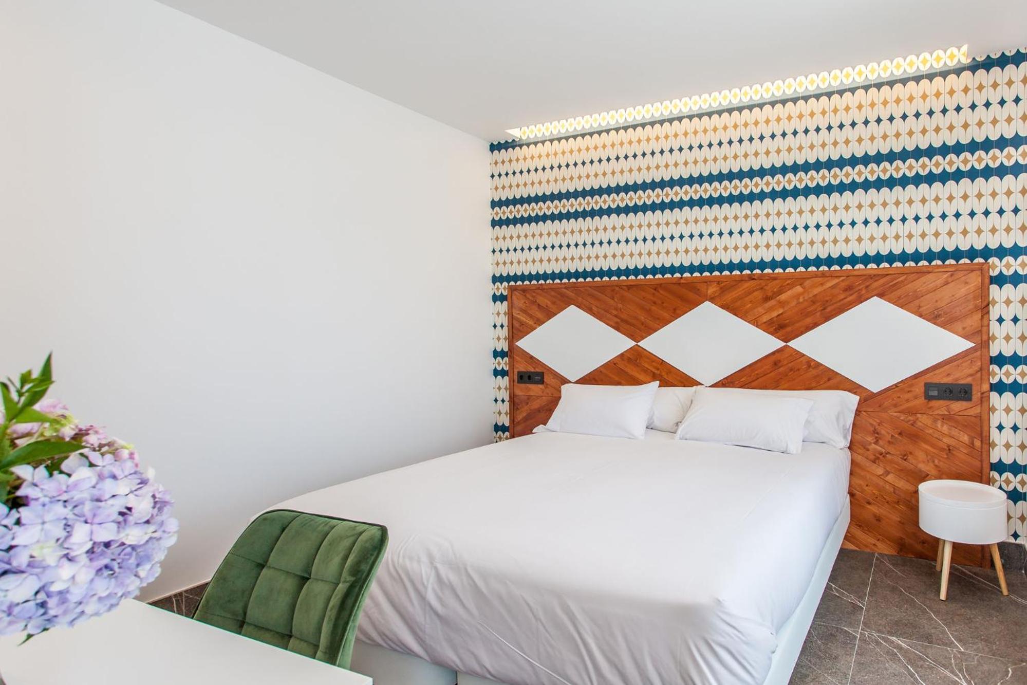 Deluxe Double Room with Sea View - Photo 1