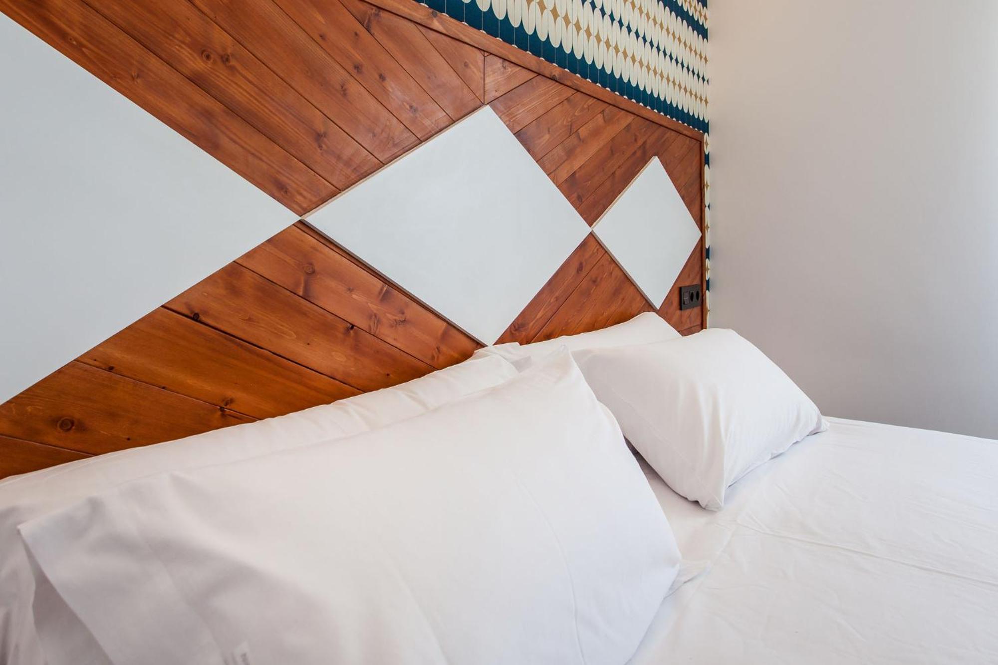 Deluxe Double Room with Sea View - Photo 5