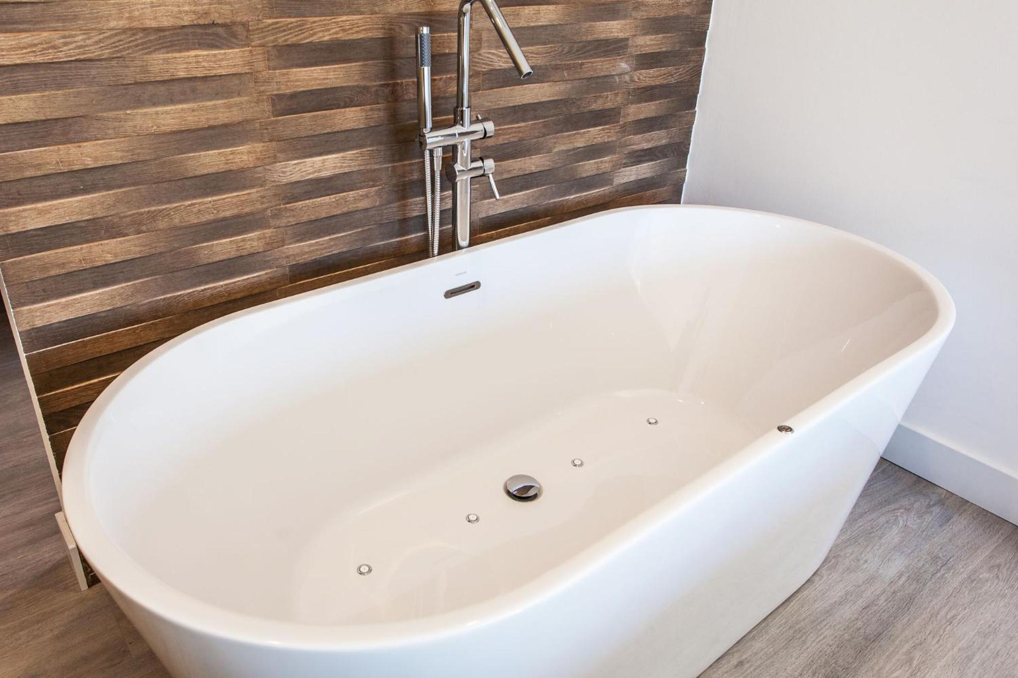 Deluxe Double or Twin Room with Sea View - Photo 7