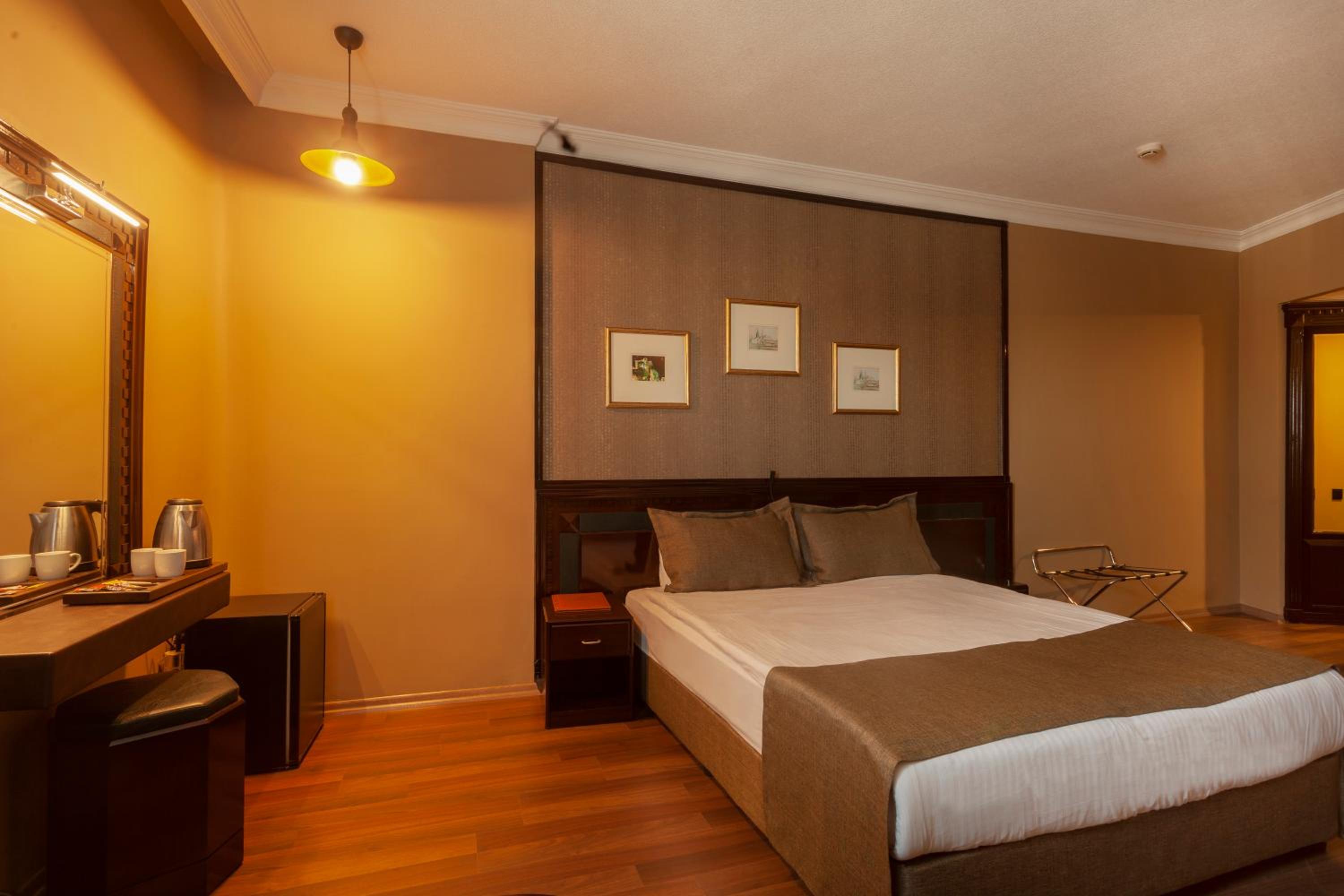 Standard Double Room photo 2